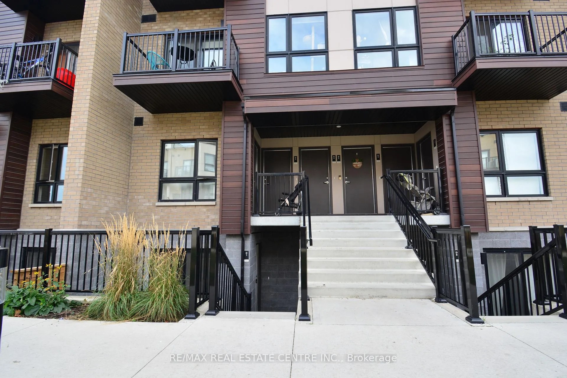Photo 2 of Unit D1, 10 Palace Street, Kitchener — HOMEH