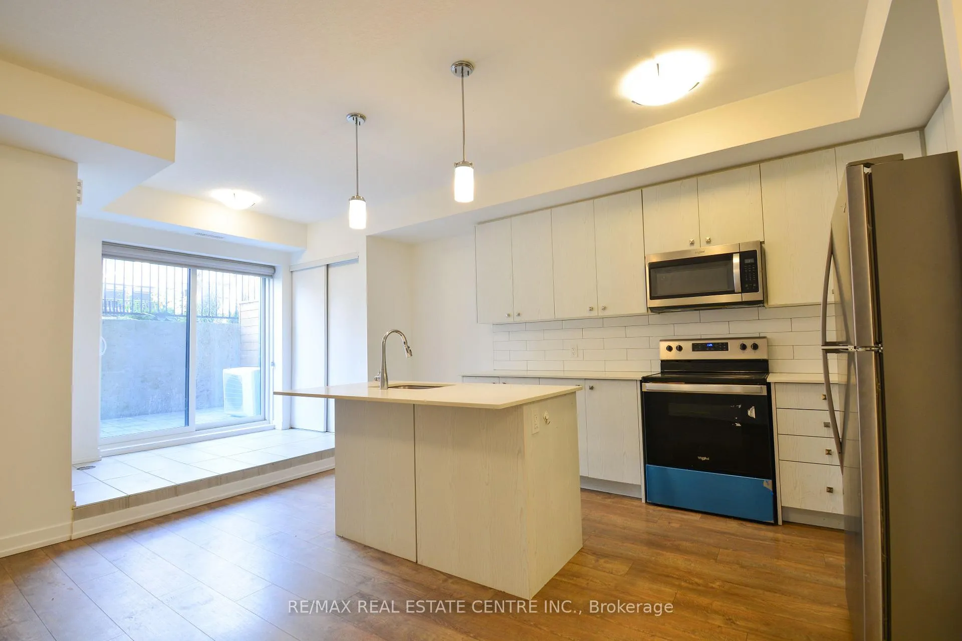 Photo 4 of Unit D1, 10 Palace Street, Kitchener — HOMEH