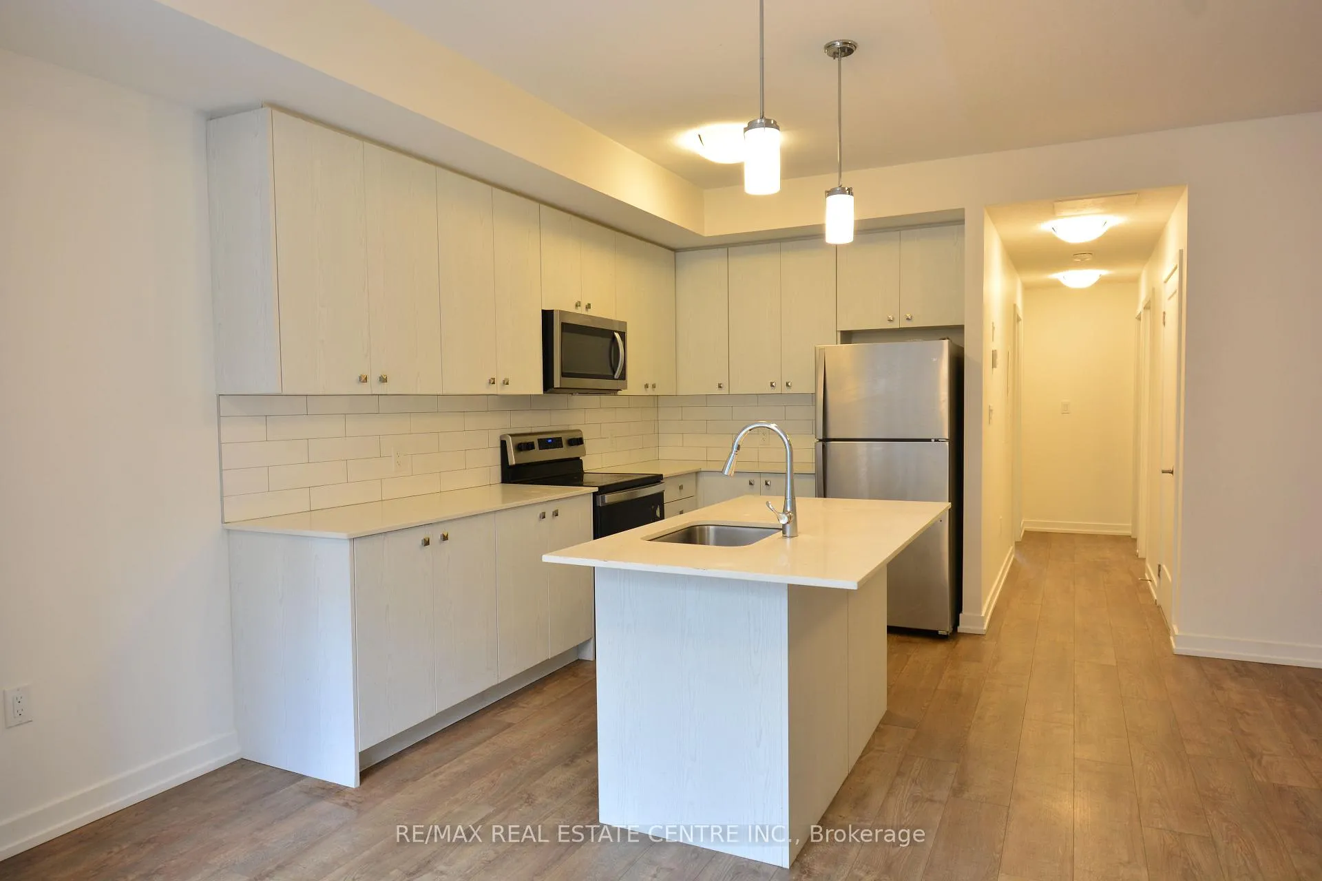 Photo 5 of Unit D1, 10 Palace Street, Kitchener — HOMEH