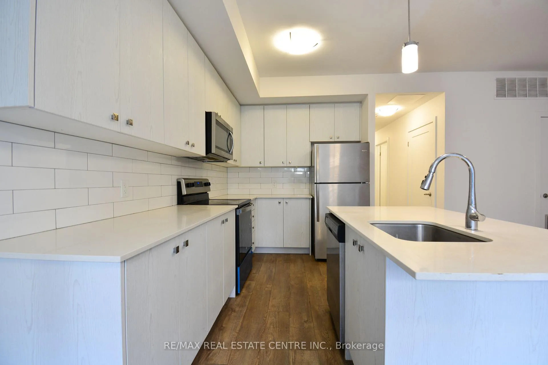 Photo 6 of Unit D1, 10 Palace Street, Kitchener — HOMEH
