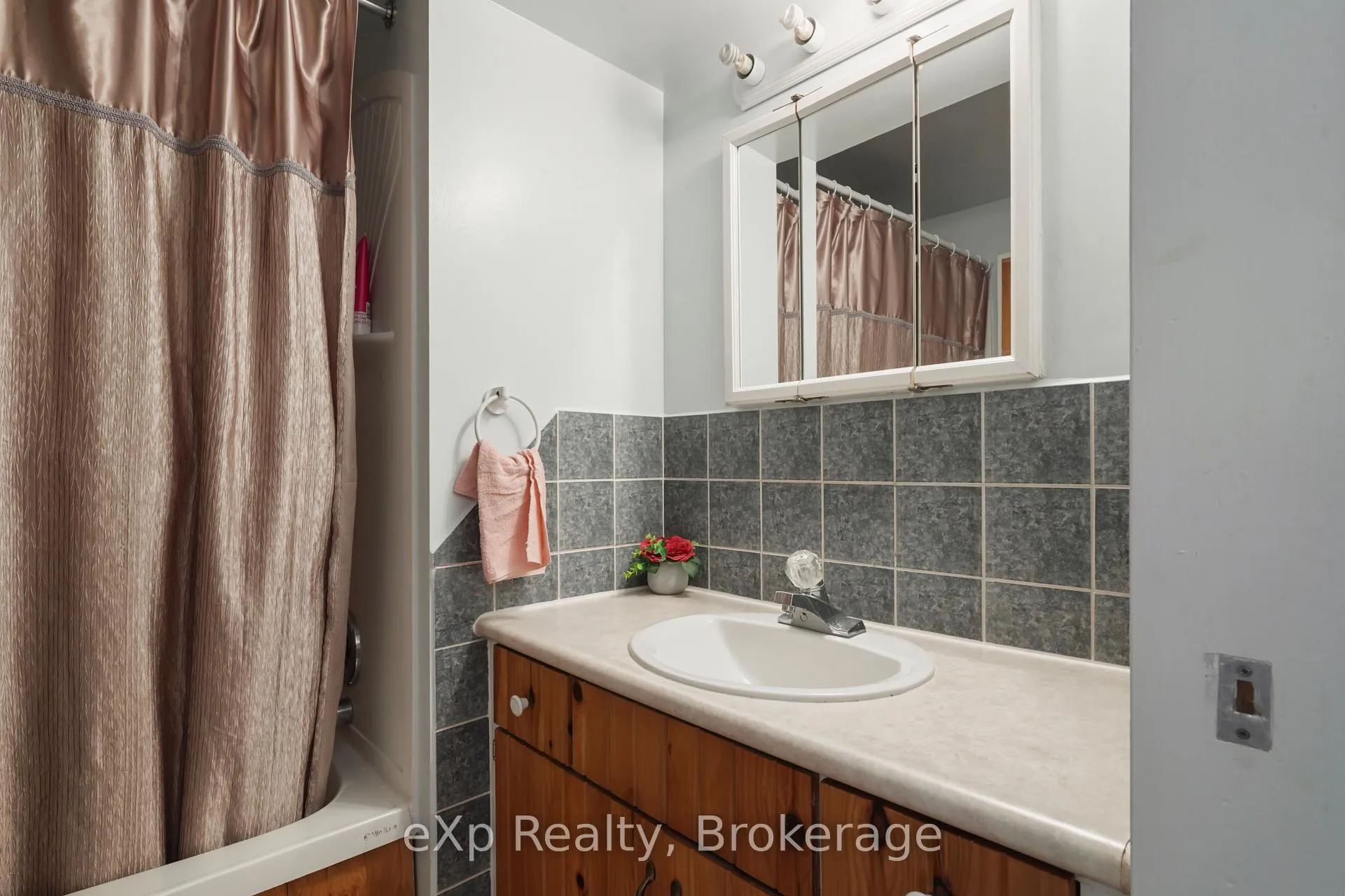Photo 20 of 91 Charles Street, North Huron, Wingham — HOMEH