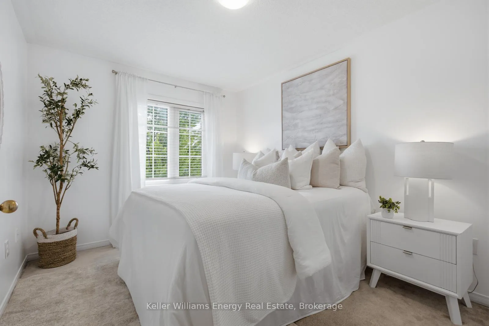 Photo 19 of 48 Atlantis Drive, Whitby, Blue Grass Meadows — HOMEH