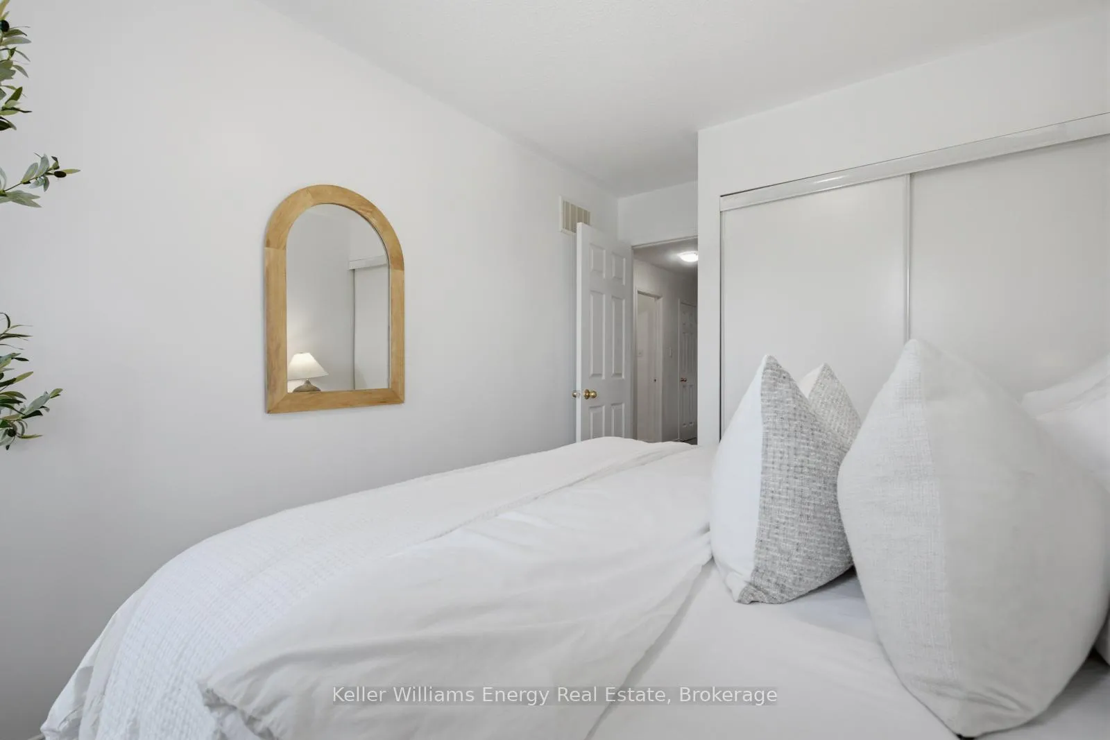 Photo 23 of 48 Atlantis Drive, Whitby, Blue Grass Meadows — HOMEH