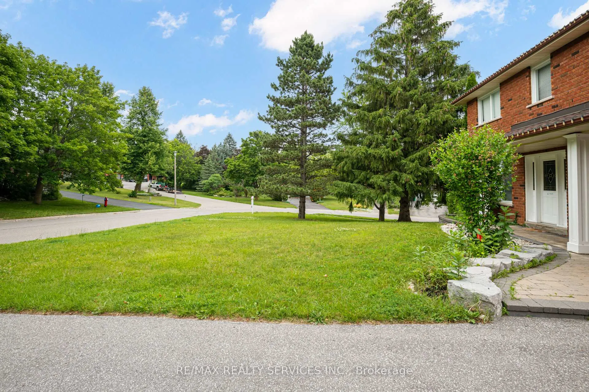 Photo 3 of 53 Marilyn Street, Caledon, Caledon East — HOMEH