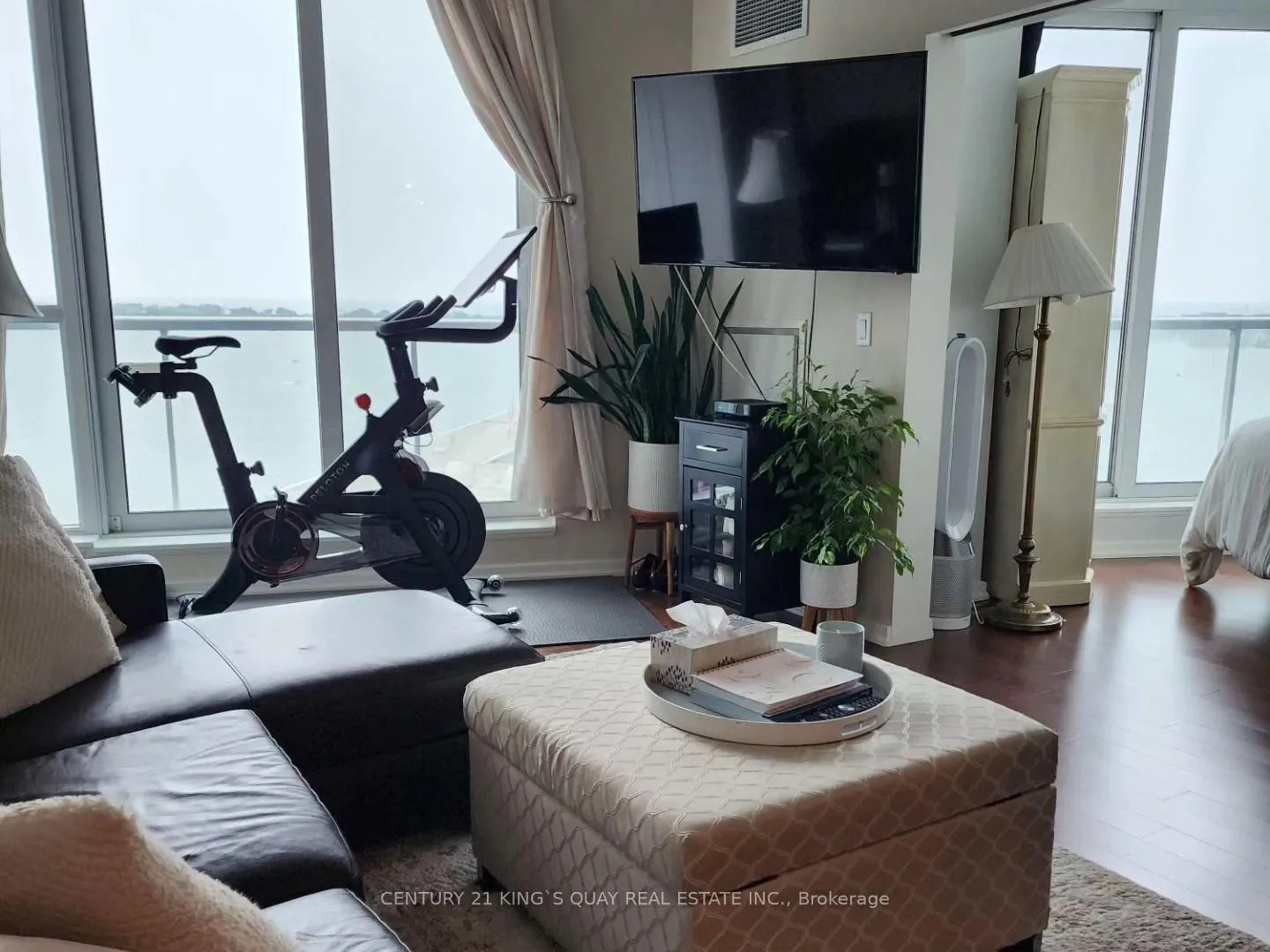 Photo 2 of Unit 2205, 208 Queens Quay W, Toronto, Waterfront Communities — HOMEH