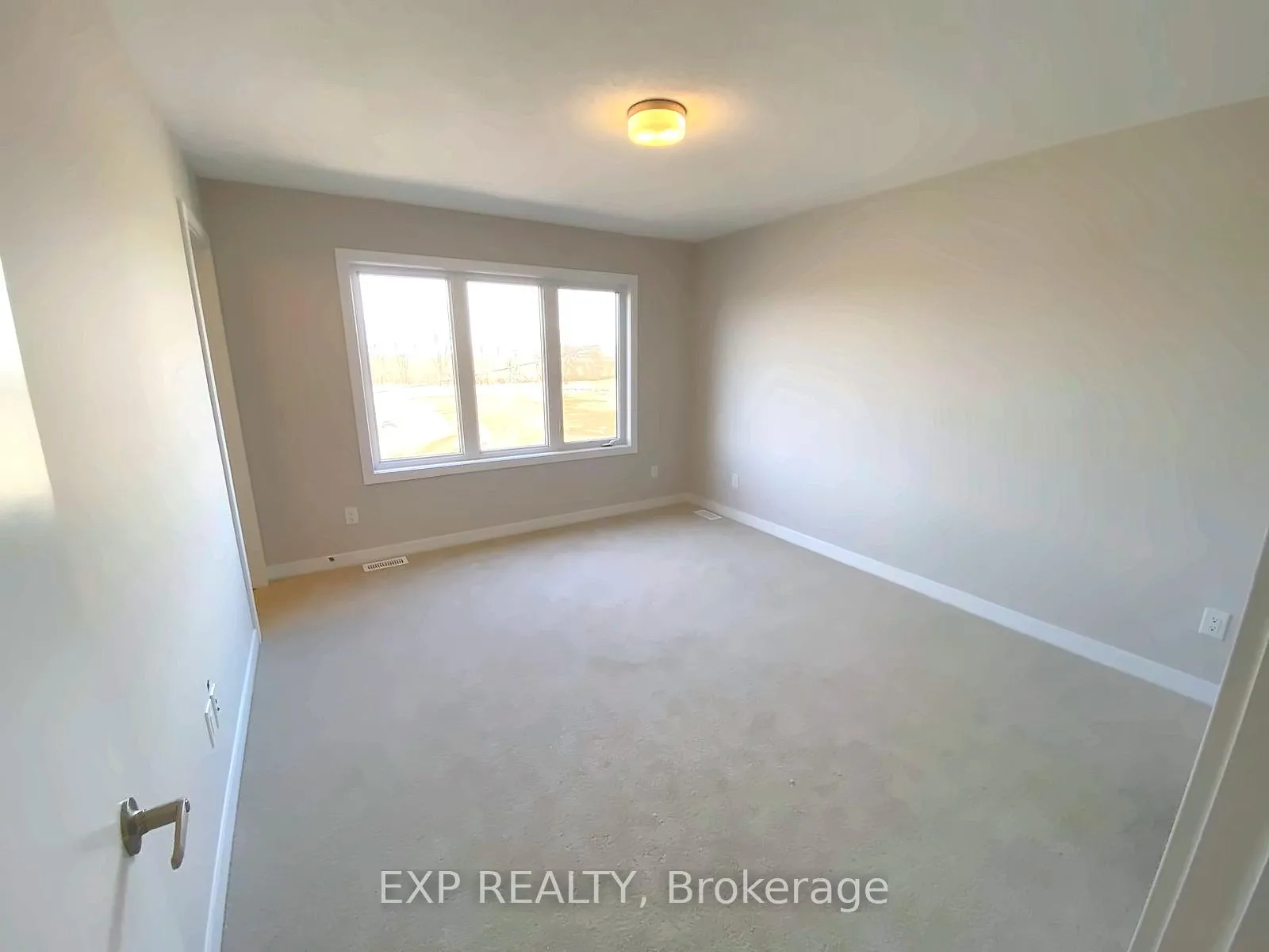 Photo 4 of 214 Conservancy Drive, Ottawa, Barrhaven - Heritage Park — HOMEH