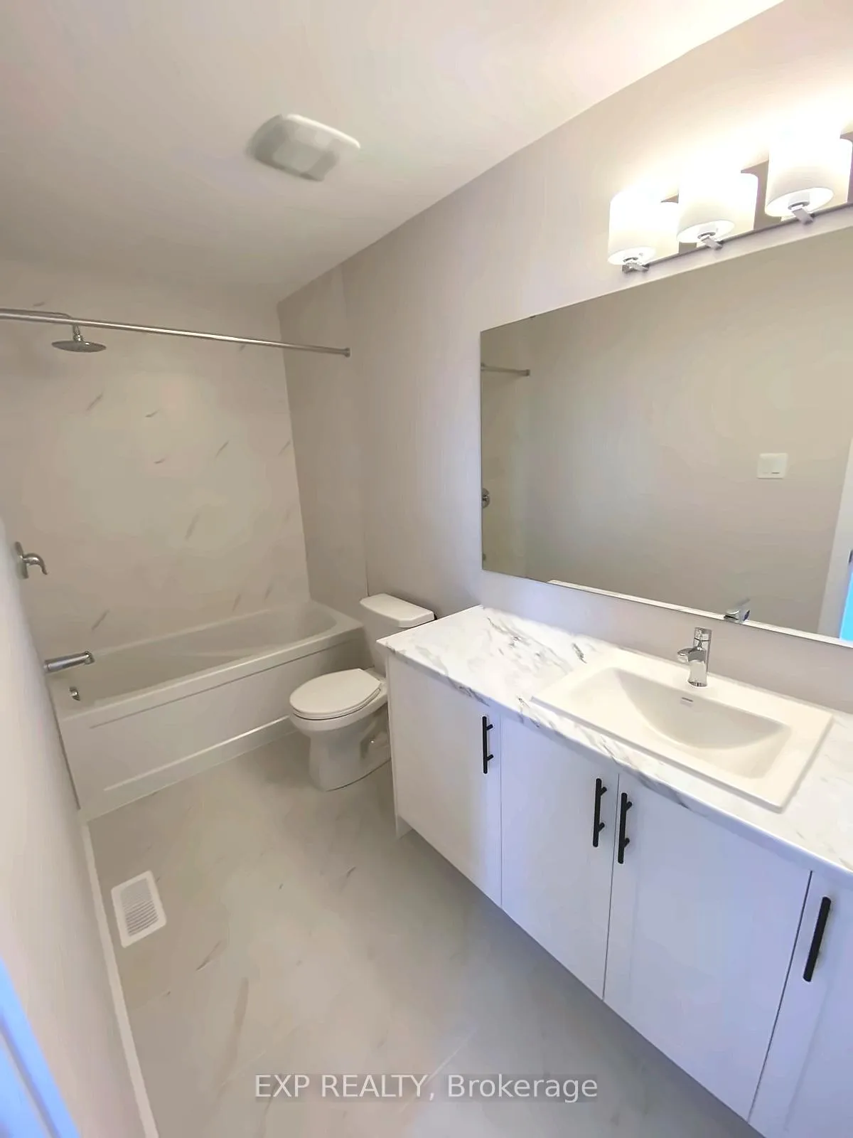Photo 5 of 214 Conservancy Drive, Ottawa, Barrhaven - Heritage Park — HOMEH