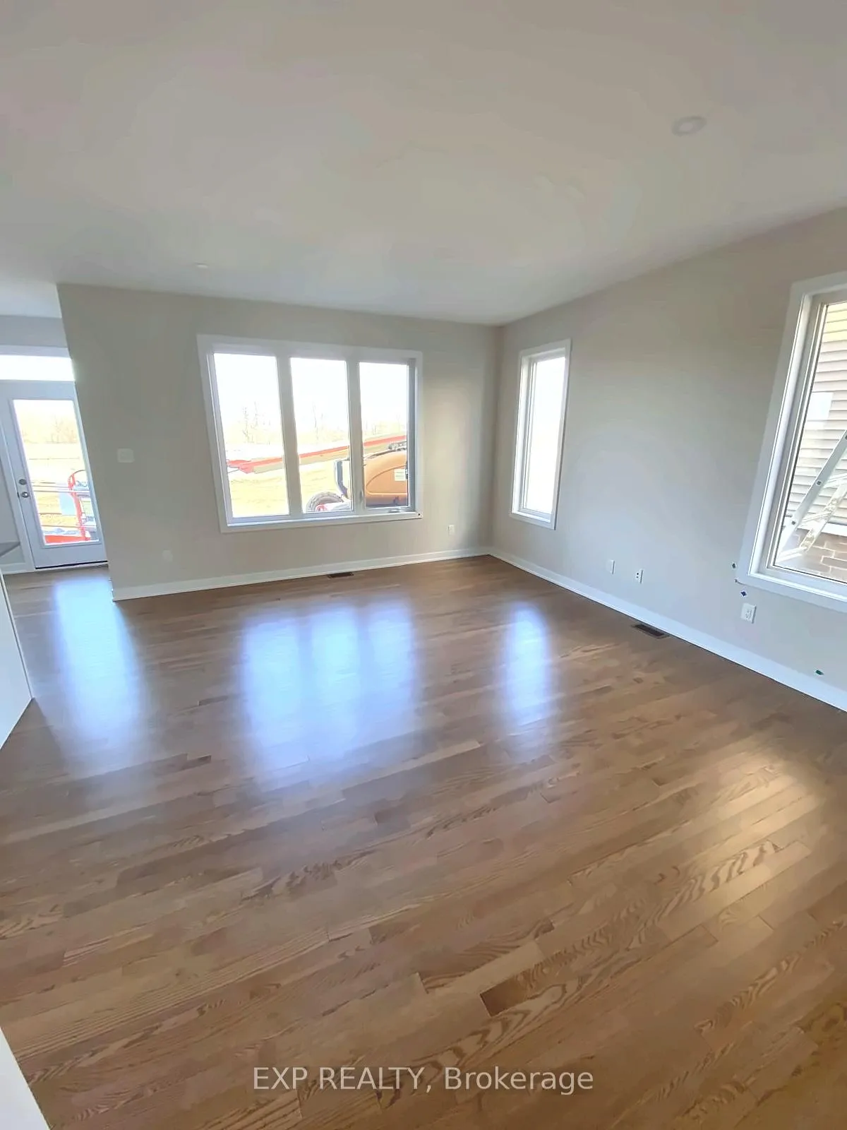 Photo 6 of 214 Conservancy Drive, Ottawa, Barrhaven - Heritage Park — HOMEH