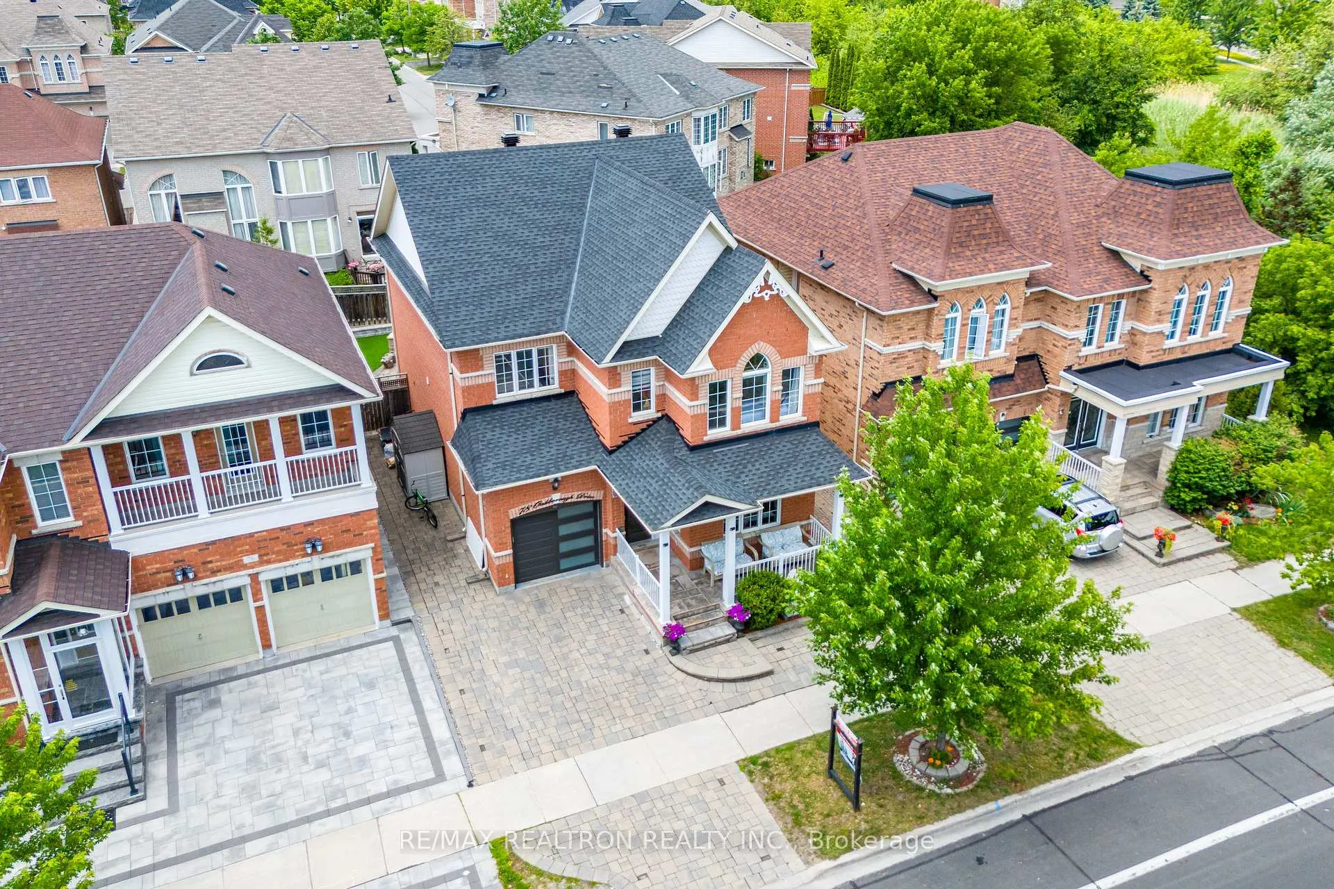 Photo 2 of 78 Oakborough Drive, Markham, Box Grove — HOMEH