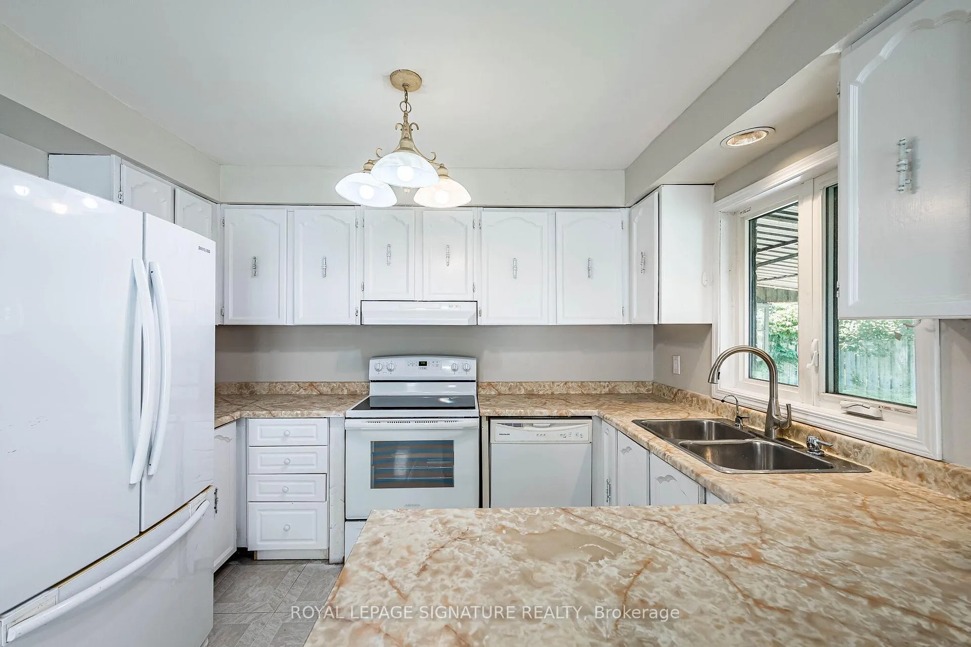 Photo 12 of 13 Jaffa Drive, Brampton, Northgate — HOMEH