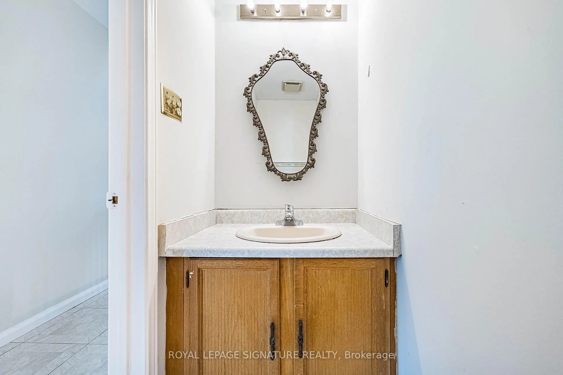 Photo 18 of 13 Jaffa Drive, Brampton, Northgate — HOMEH
