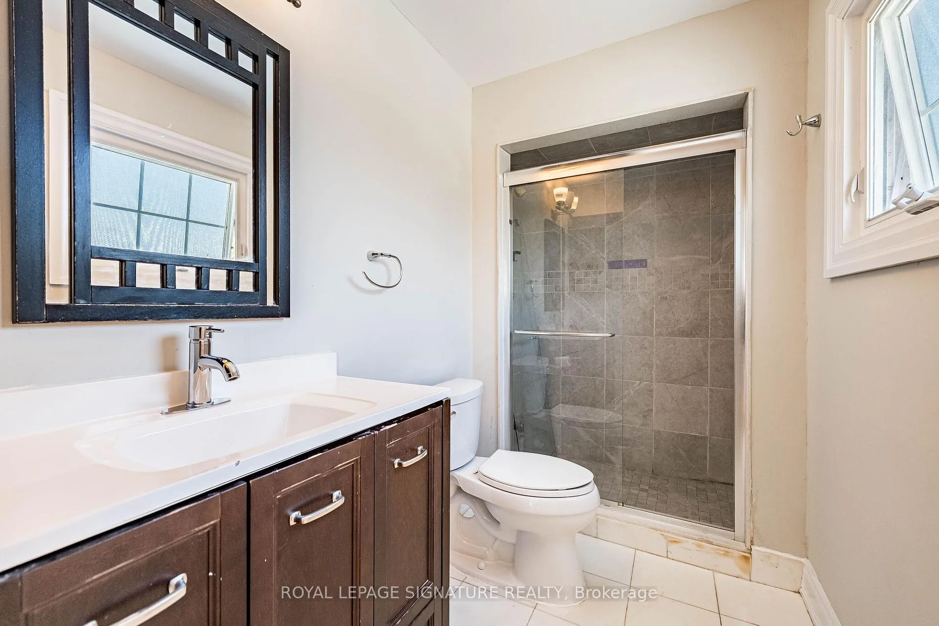 Photo 30 of 13 Jaffa Drive, Brampton, Northgate — HOMEH