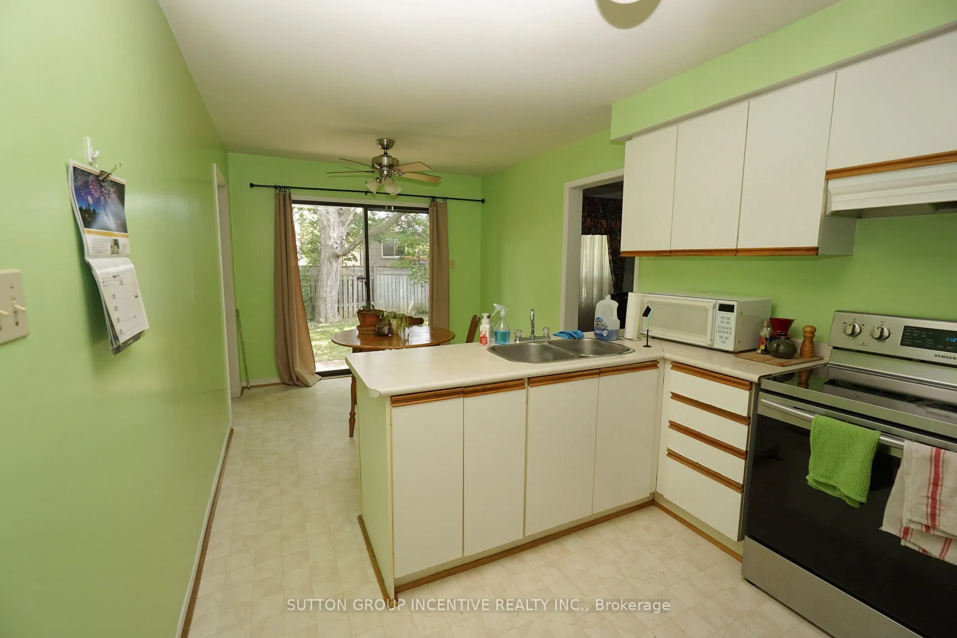 Photo 9 of 243 Hickling Trail, Barrie, Grove East — HOMEH