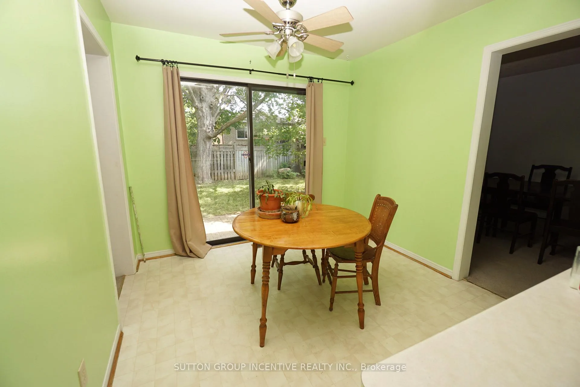 Photo 10 of 243 Hickling Trail, Barrie, Grove East — HOMEH