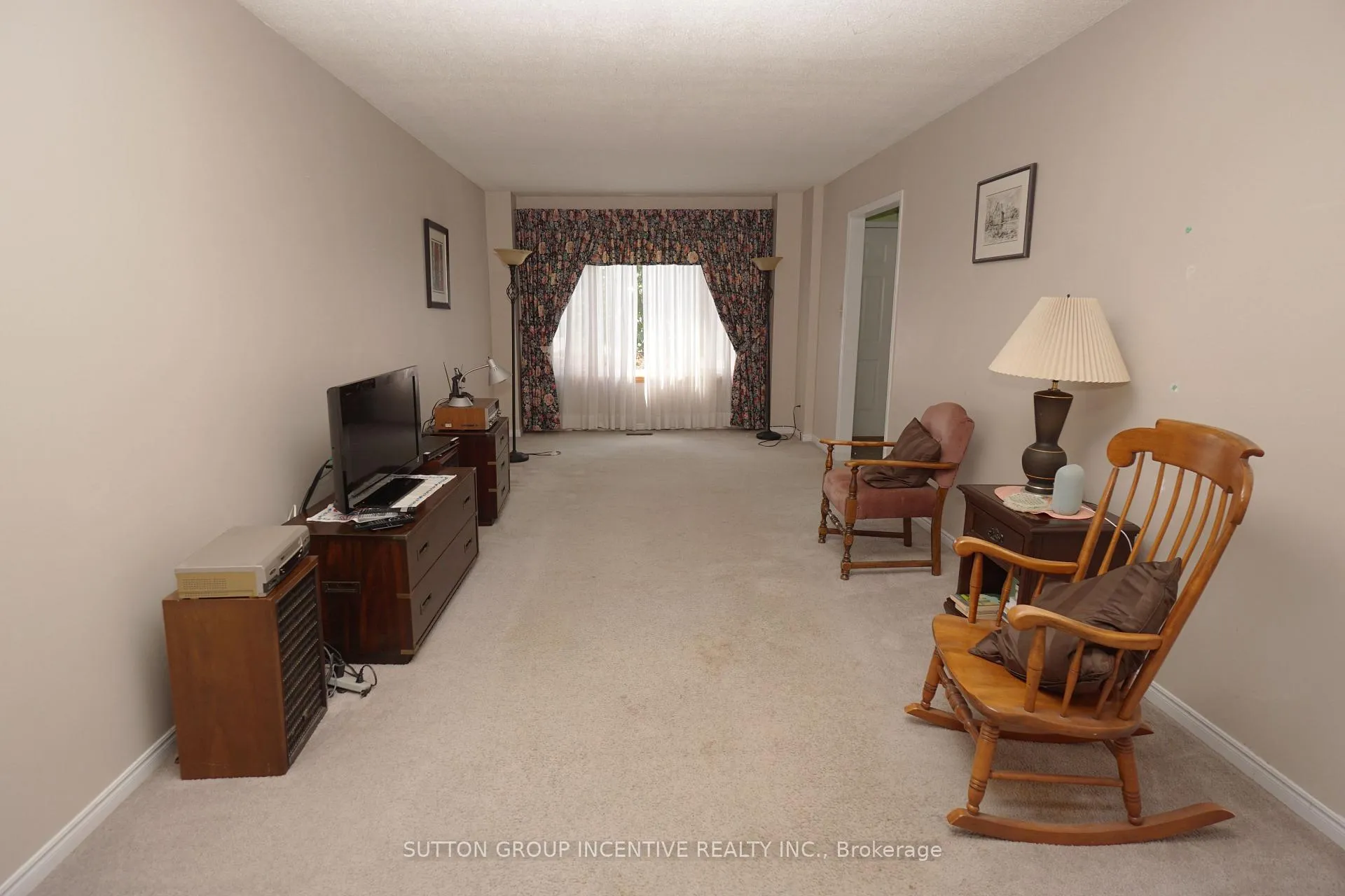 Photo 13 of 243 Hickling Trail, Barrie, Grove East — HOMEH