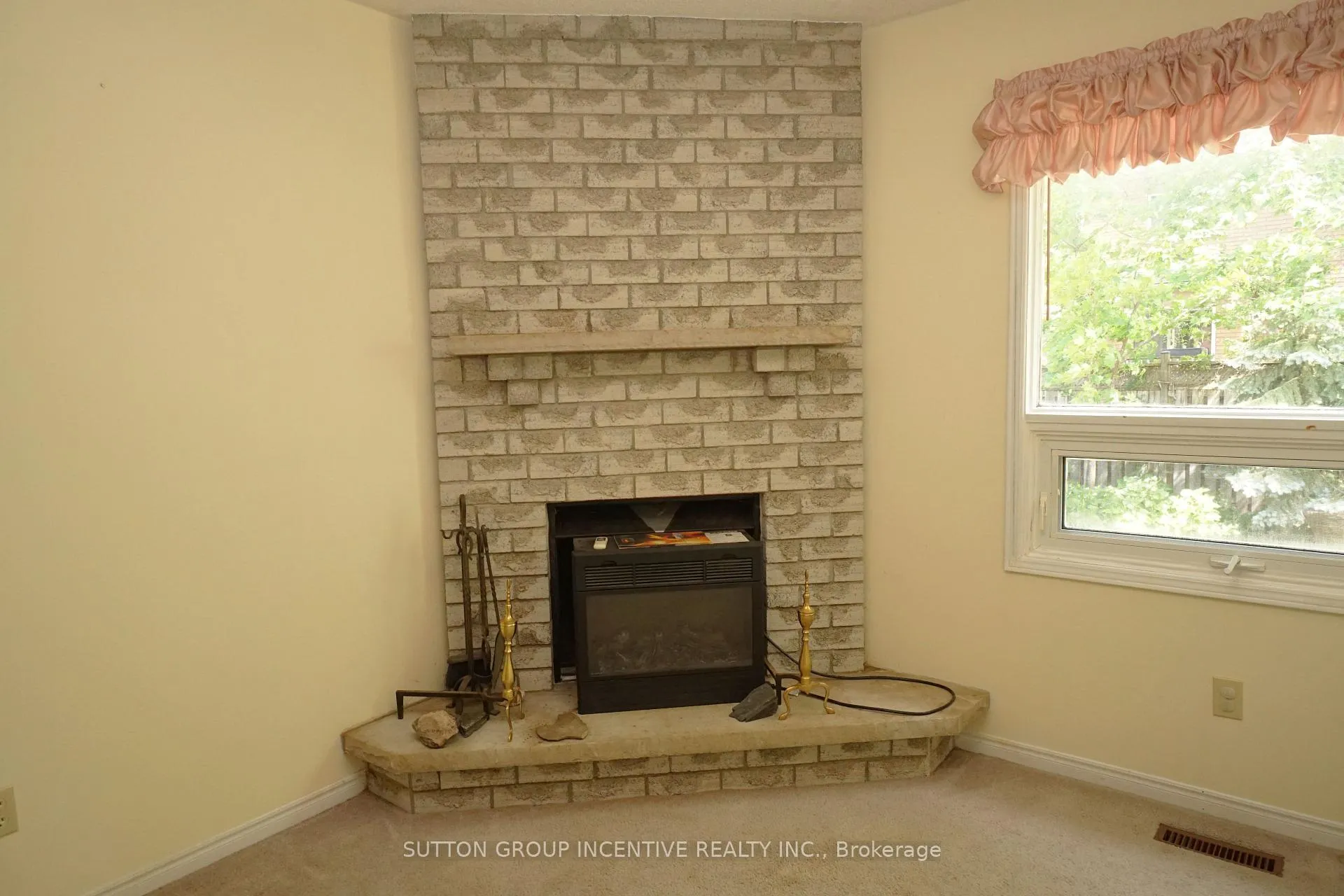 Photo 14 of 243 Hickling Trail, Barrie, Grove East — HOMEH