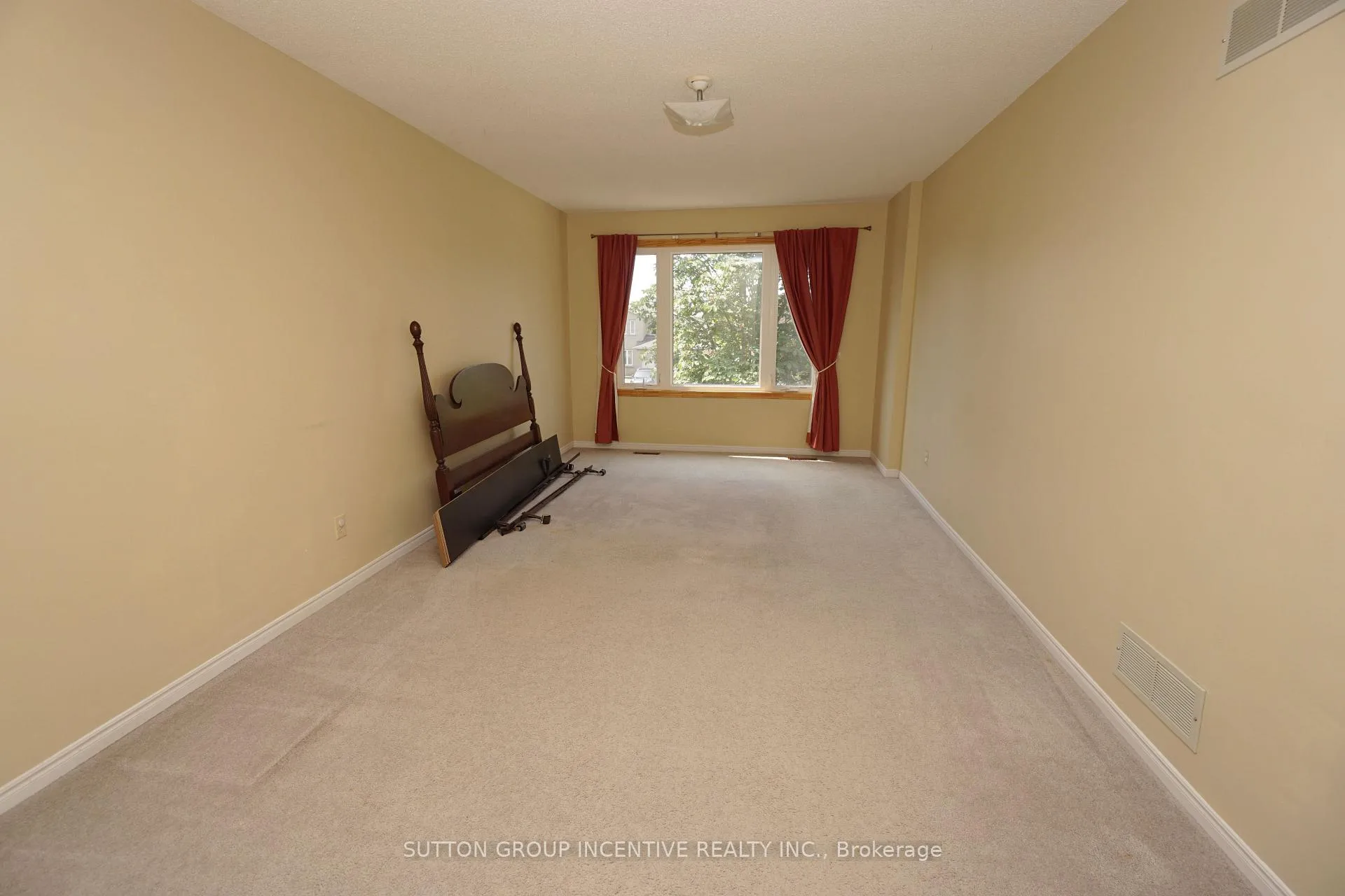 Photo 17 of 243 Hickling Trail, Barrie, Grove East — HOMEH
