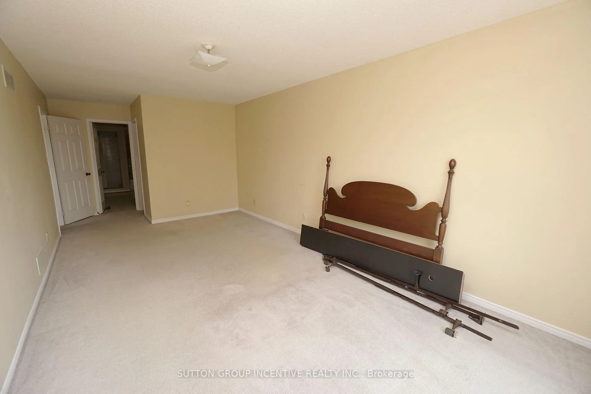 Photo 18 of 243 Hickling Trail, Barrie, Grove East — HOMEH