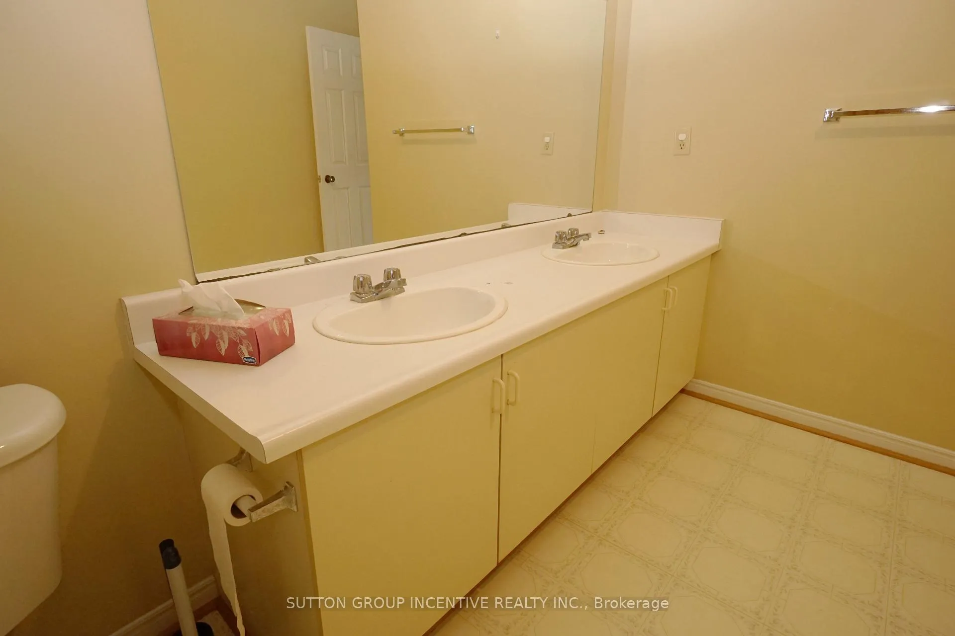 Photo 22 of 243 Hickling Trail, Barrie, Grove East — HOMEH