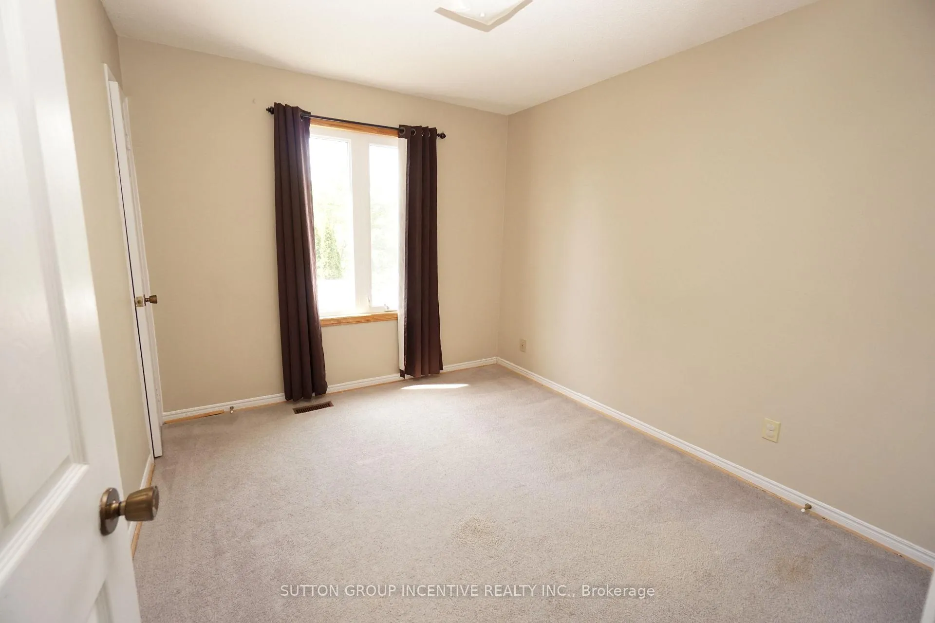 Photo 25 of 243 Hickling Trail, Barrie, Grove East — HOMEH