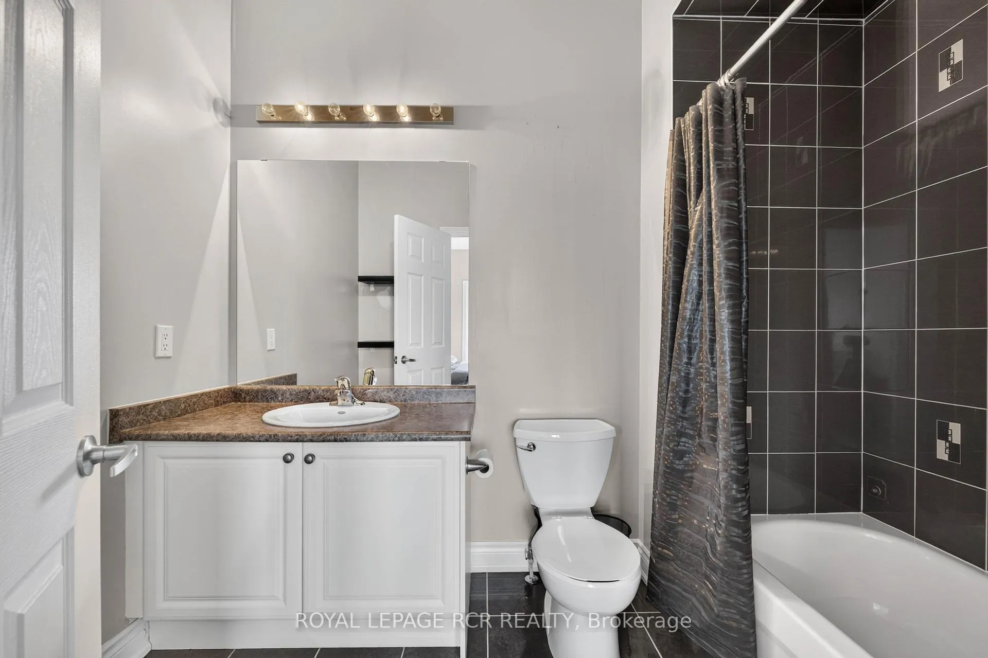 Photo 38 of 30 Augustine Avenue E, Richmond Hill, Oak Ridges — HOMEH