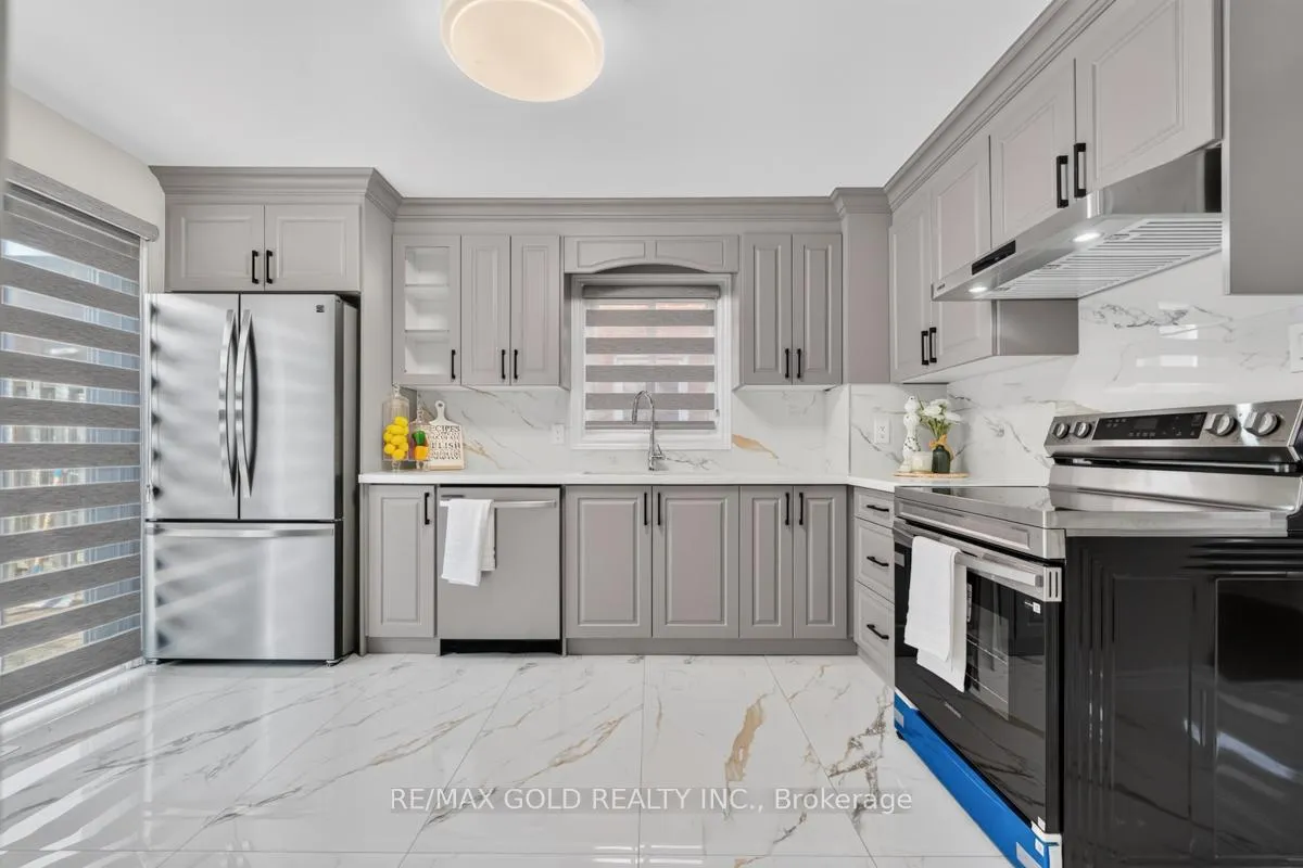 Photo 19 of 43 Alabaster Drive, Brampton, Brampton North — HOMEH