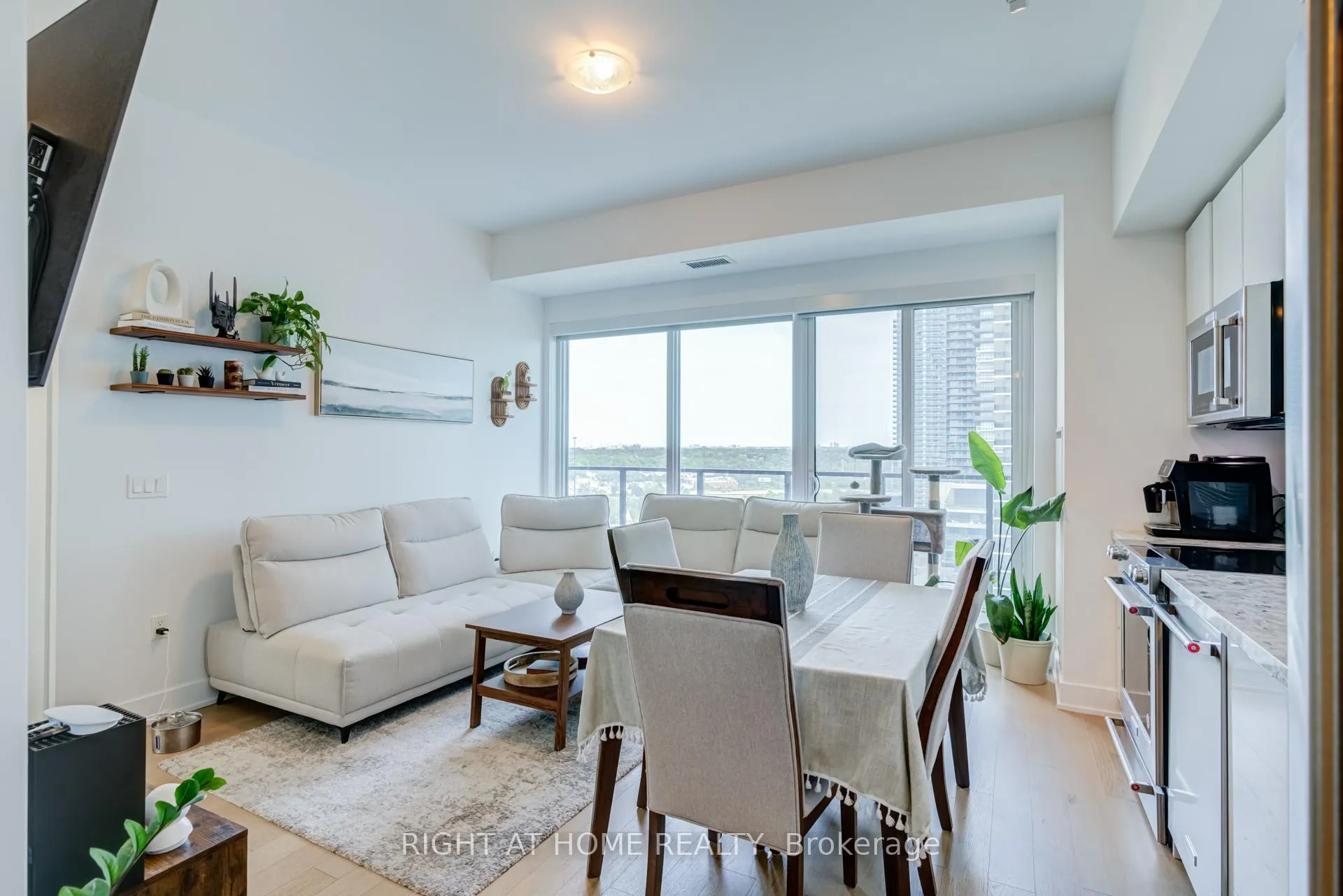 Photo of Unit 1413, 30 Shore Breeze Drive