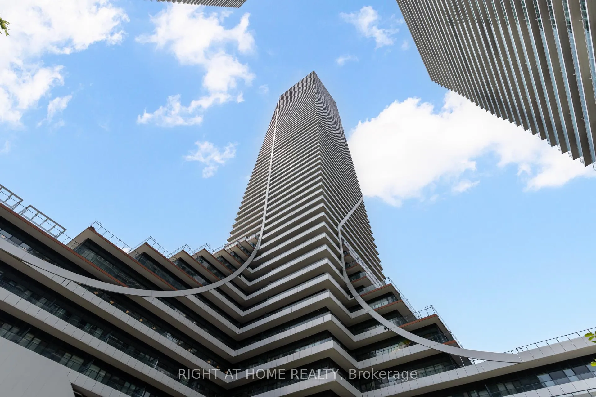Photo 4 of Unit 1413, 30 Shore Breeze Drive, Etobicoke, Mimico — HOMEH