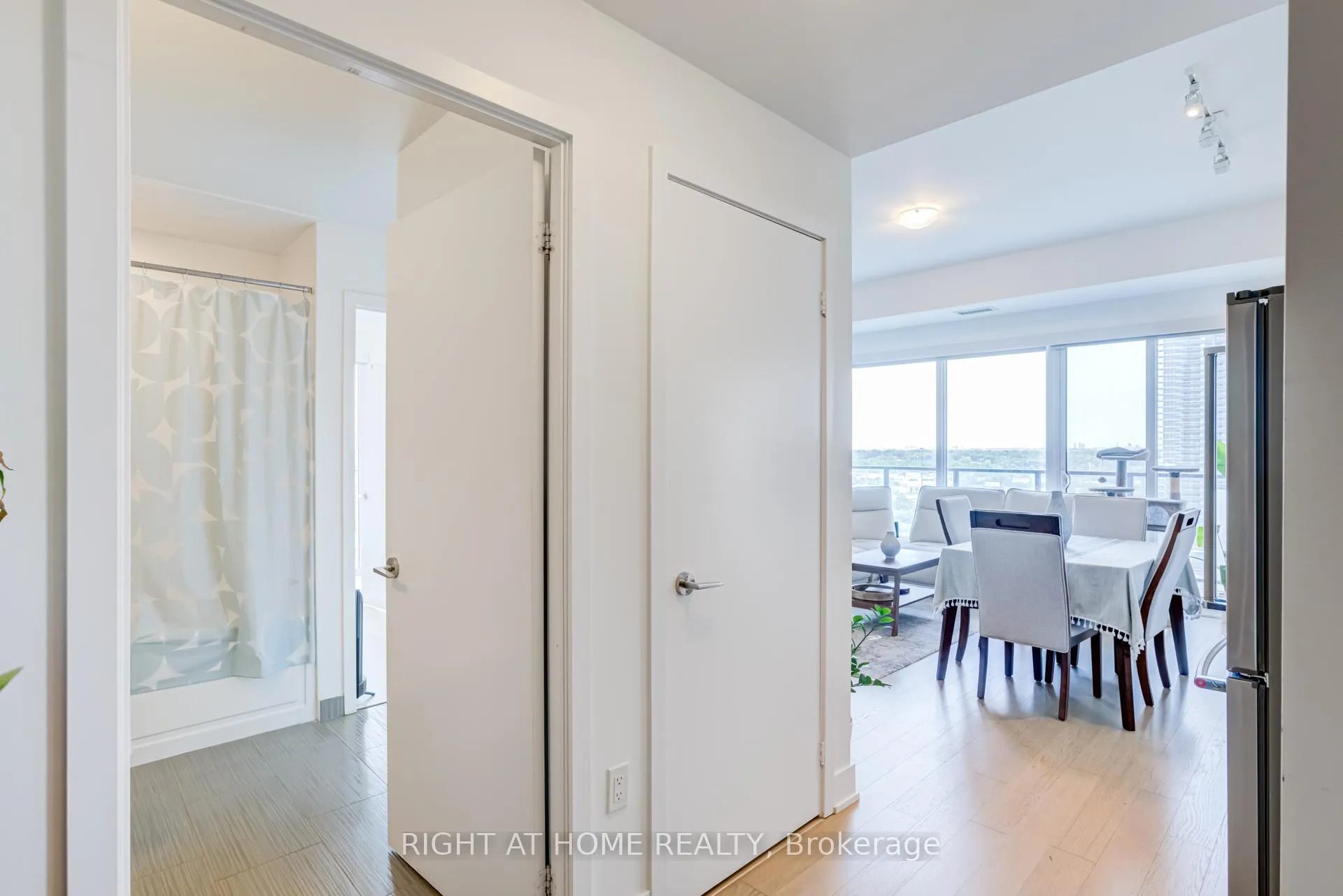 Photo 9 of Unit 1413, 30 Shore Breeze Drive, Etobicoke, Mimico — HOMEH