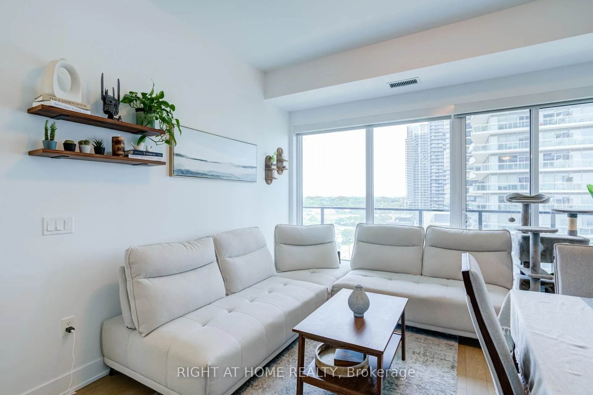 Photo 16 of Unit 1413, 30 Shore Breeze Drive, Etobicoke, Mimico — HOMEH