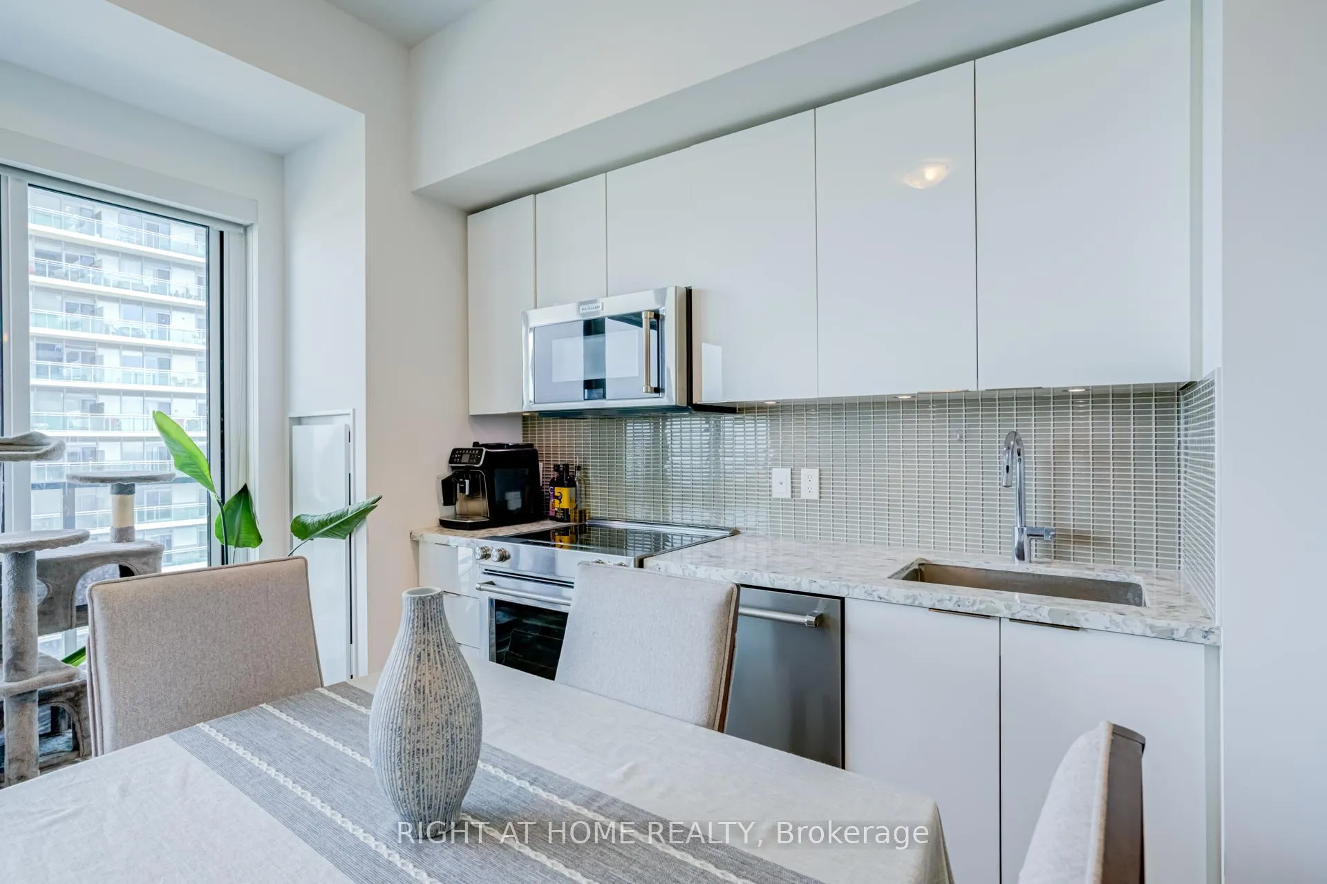 Photo 19 of Unit 1413, 30 Shore Breeze Drive, Etobicoke, Mimico — HOMEH