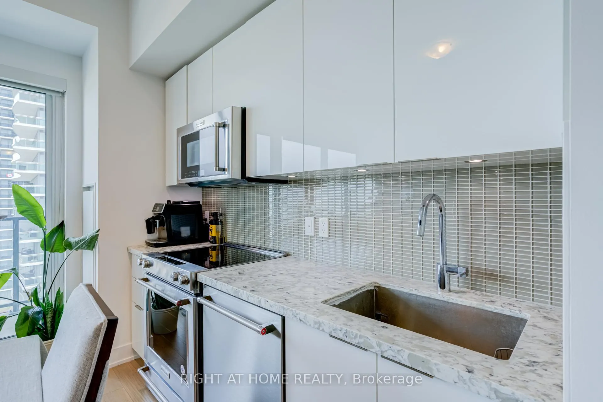 Photo 21 of Unit 1413, 30 Shore Breeze Drive, Etobicoke, Mimico — HOMEH
