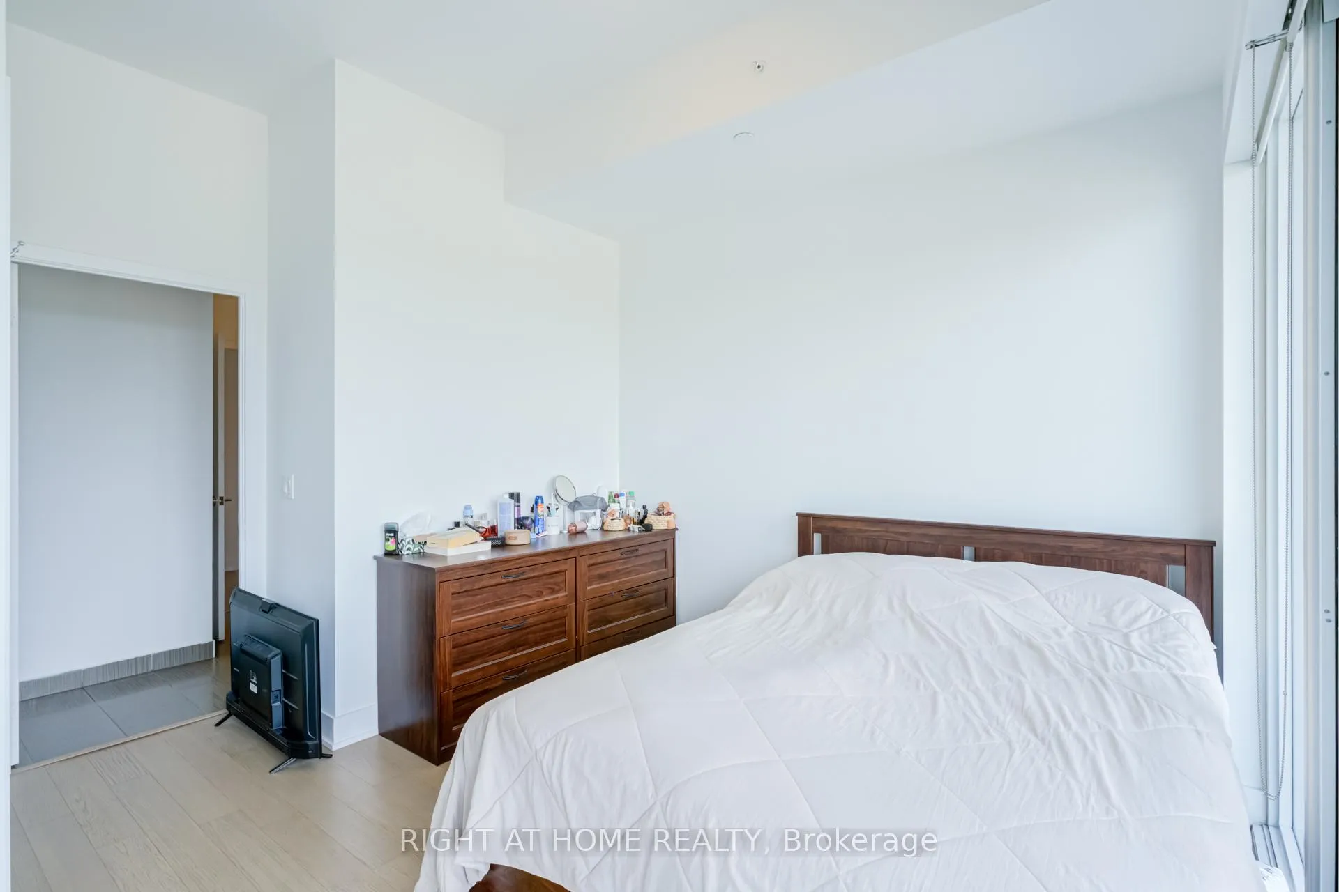 Photo 24 of Unit 1413, 30 Shore Breeze Drive, Etobicoke, Mimico — HOMEH