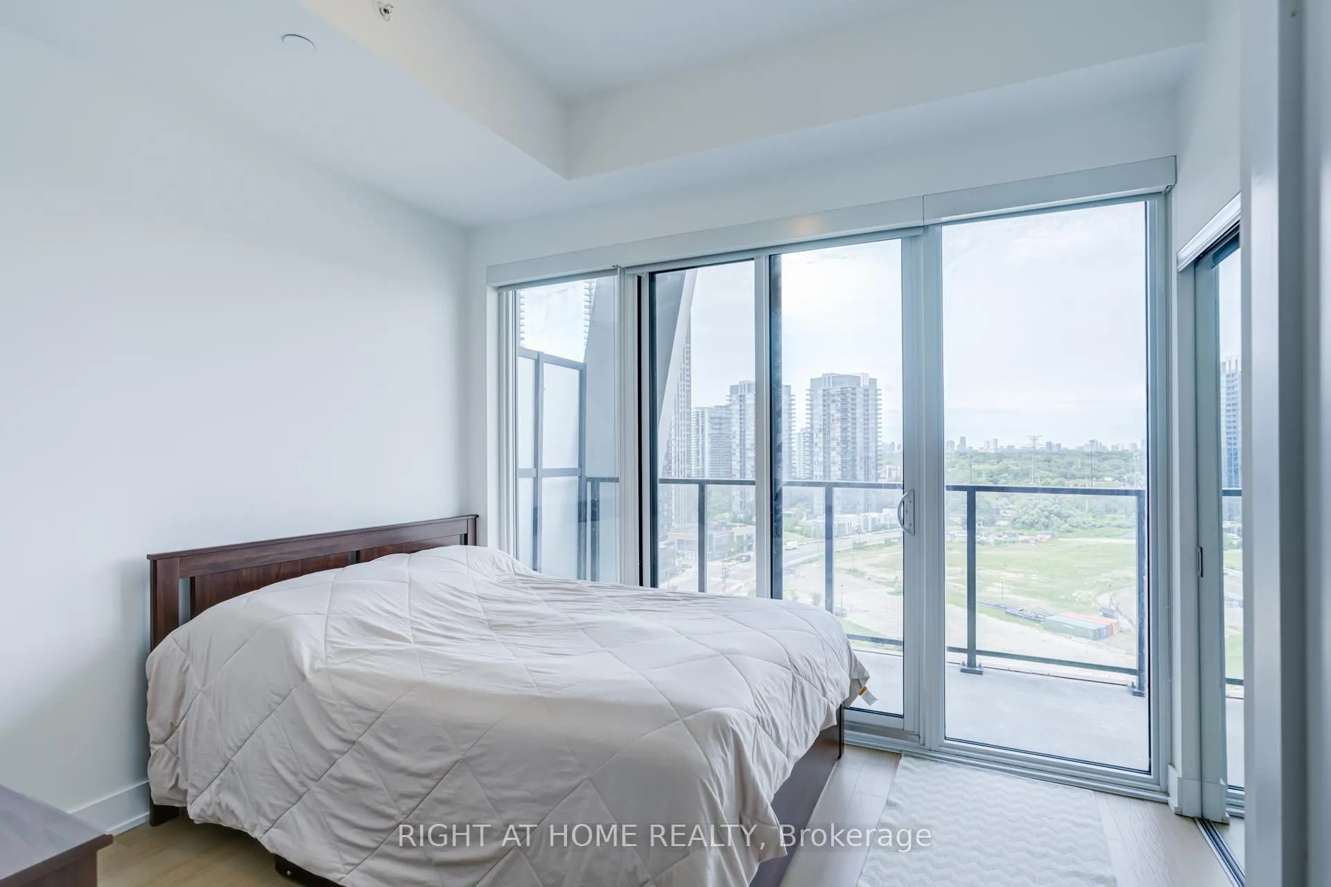 Photo 25 of Unit 1413, 30 Shore Breeze Drive, Etobicoke, Mimico — HOMEH