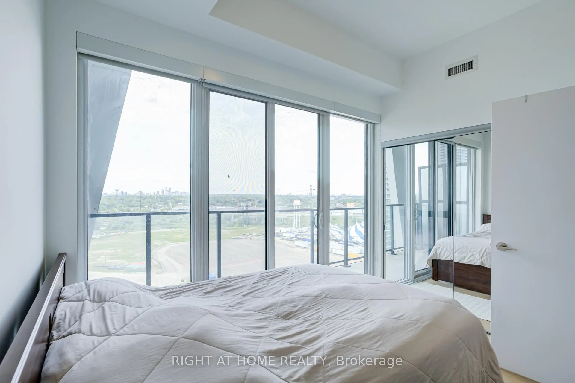 Photo 26 of Unit 1413, 30 Shore Breeze Drive, Etobicoke, Mimico — HOMEH