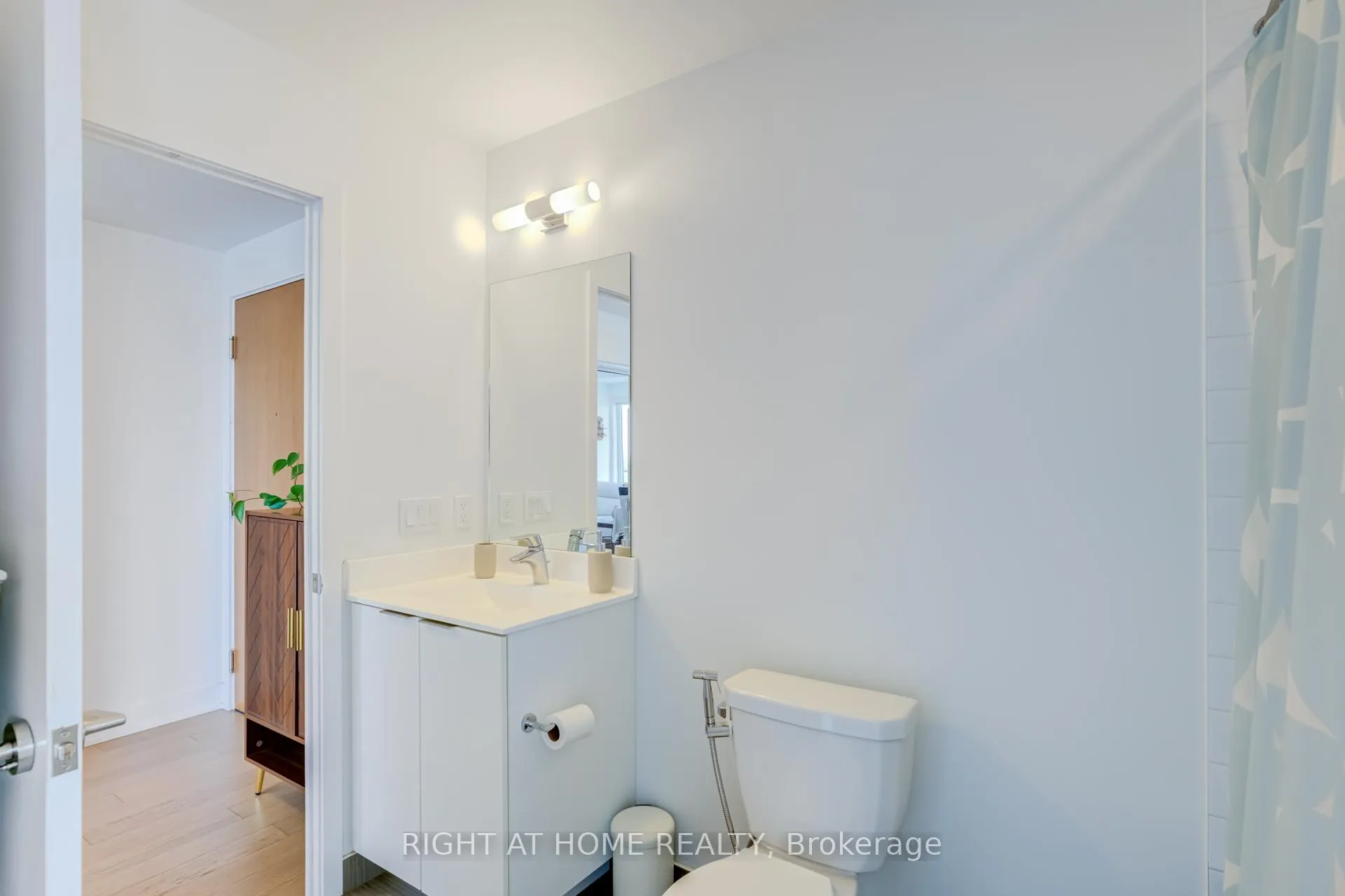 Photo 27 of Unit 1413, 30 Shore Breeze Drive, Etobicoke, Mimico — HOMEH
