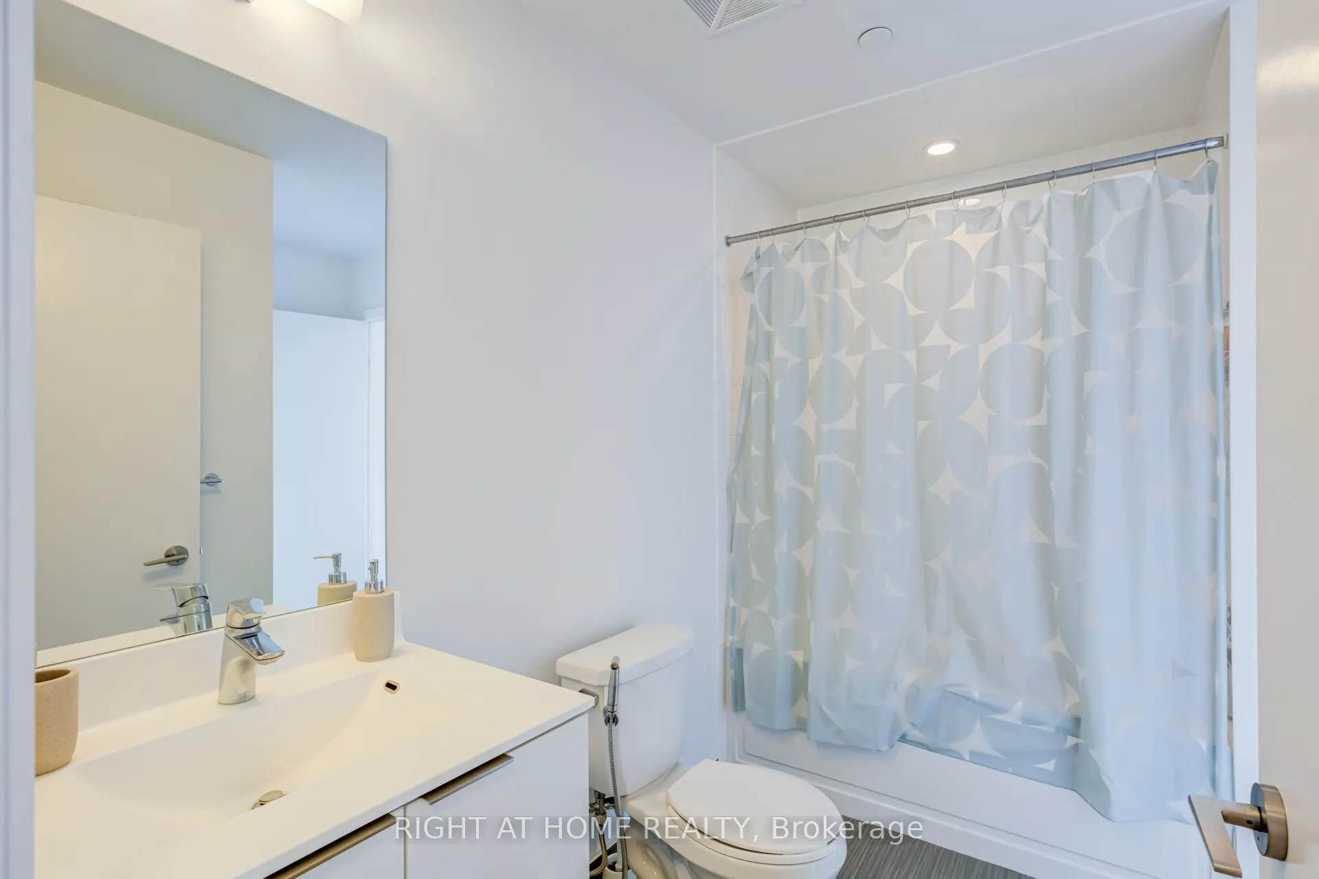 Photo 28 of Unit 1413, 30 Shore Breeze Drive, Etobicoke, Mimico — HOMEH