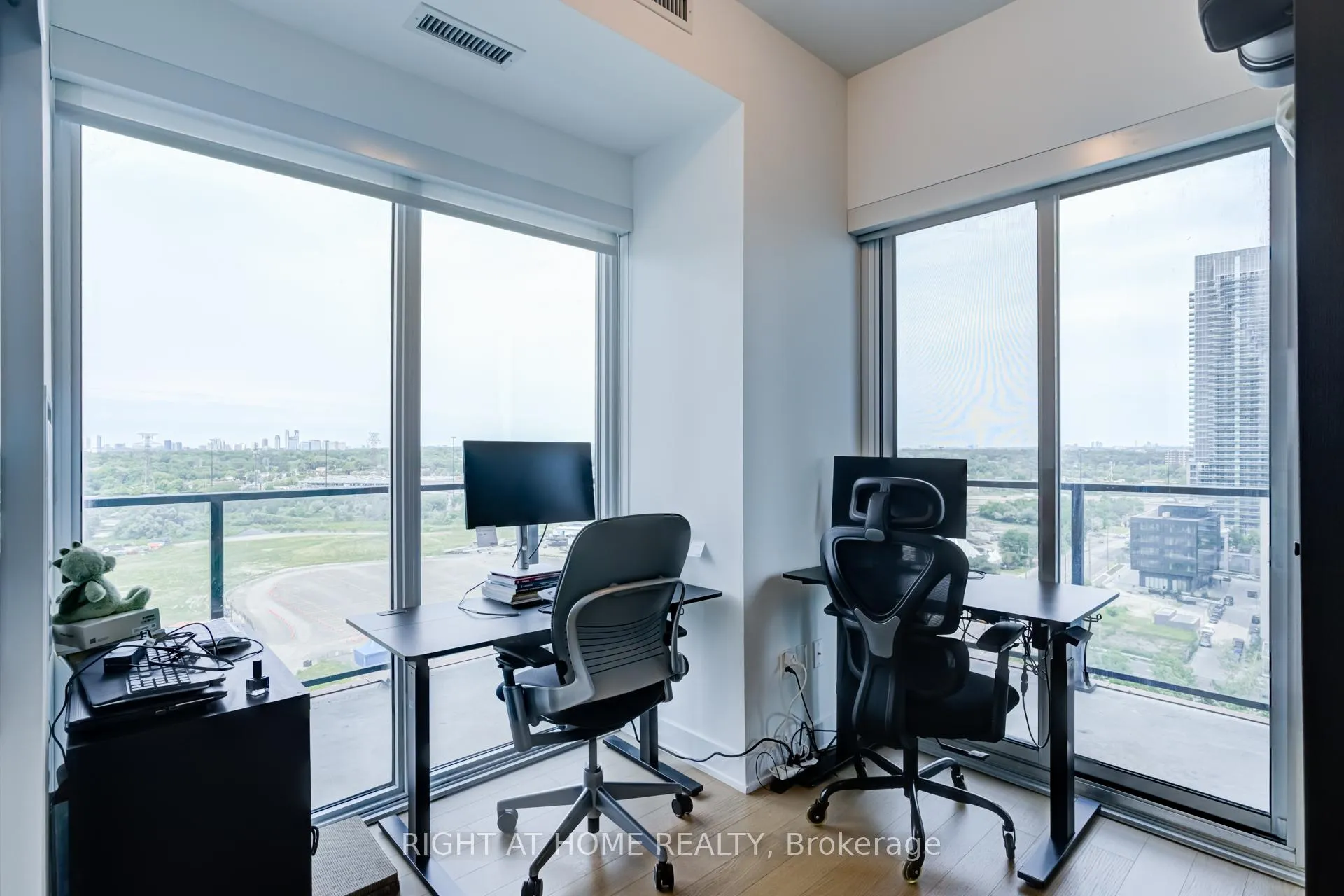 Photo 29 of Unit 1413, 30 Shore Breeze Drive, Etobicoke, Mimico — HOMEH