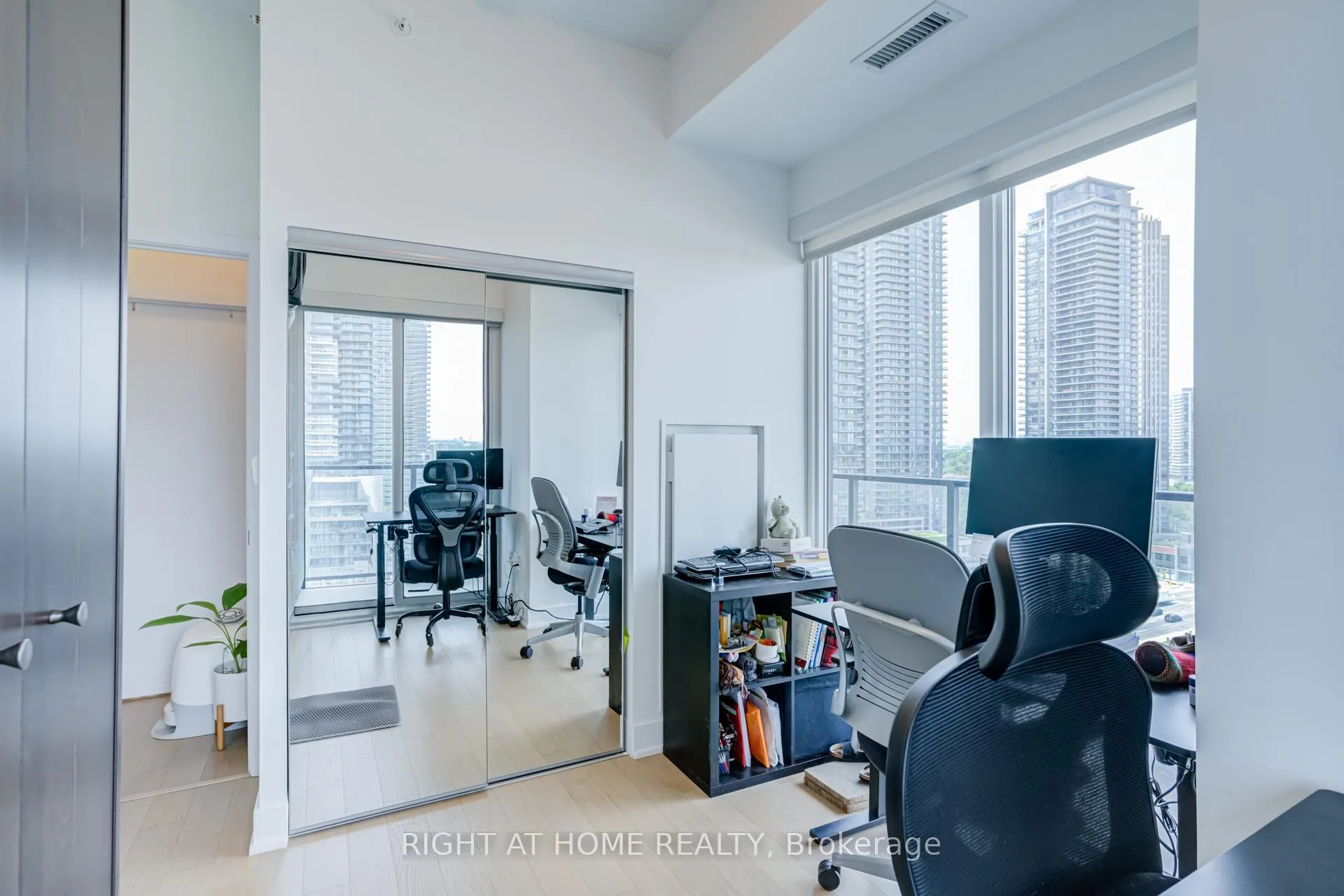 Photo 30 of Unit 1413, 30 Shore Breeze Drive, Etobicoke, Mimico — HOMEH