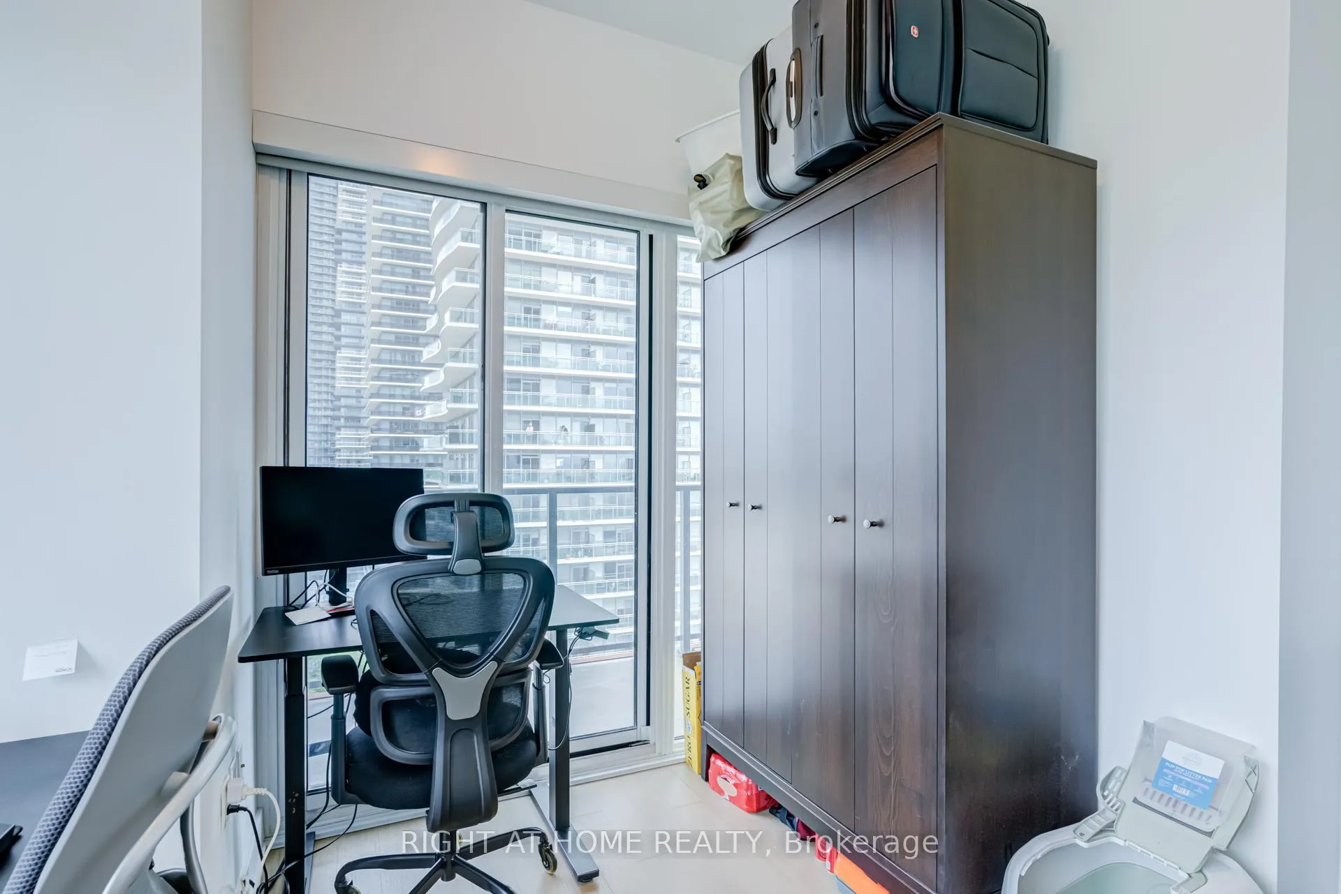 Photo 31 of Unit 1413, 30 Shore Breeze Drive, Etobicoke, Mimico — HOMEH