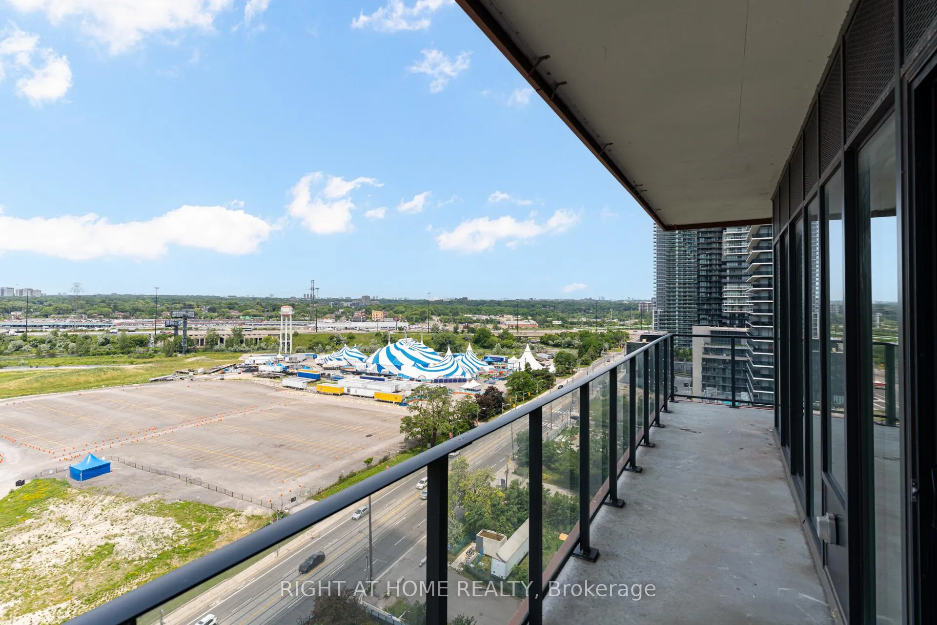 Photo 33 of Unit 1413, 30 Shore Breeze Drive, Etobicoke, Mimico — HOMEH