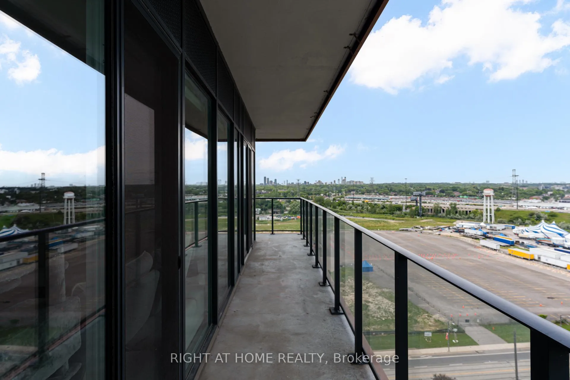 Photo 37 of Unit 1413, 30 Shore Breeze Drive, Etobicoke, Mimico — HOMEH