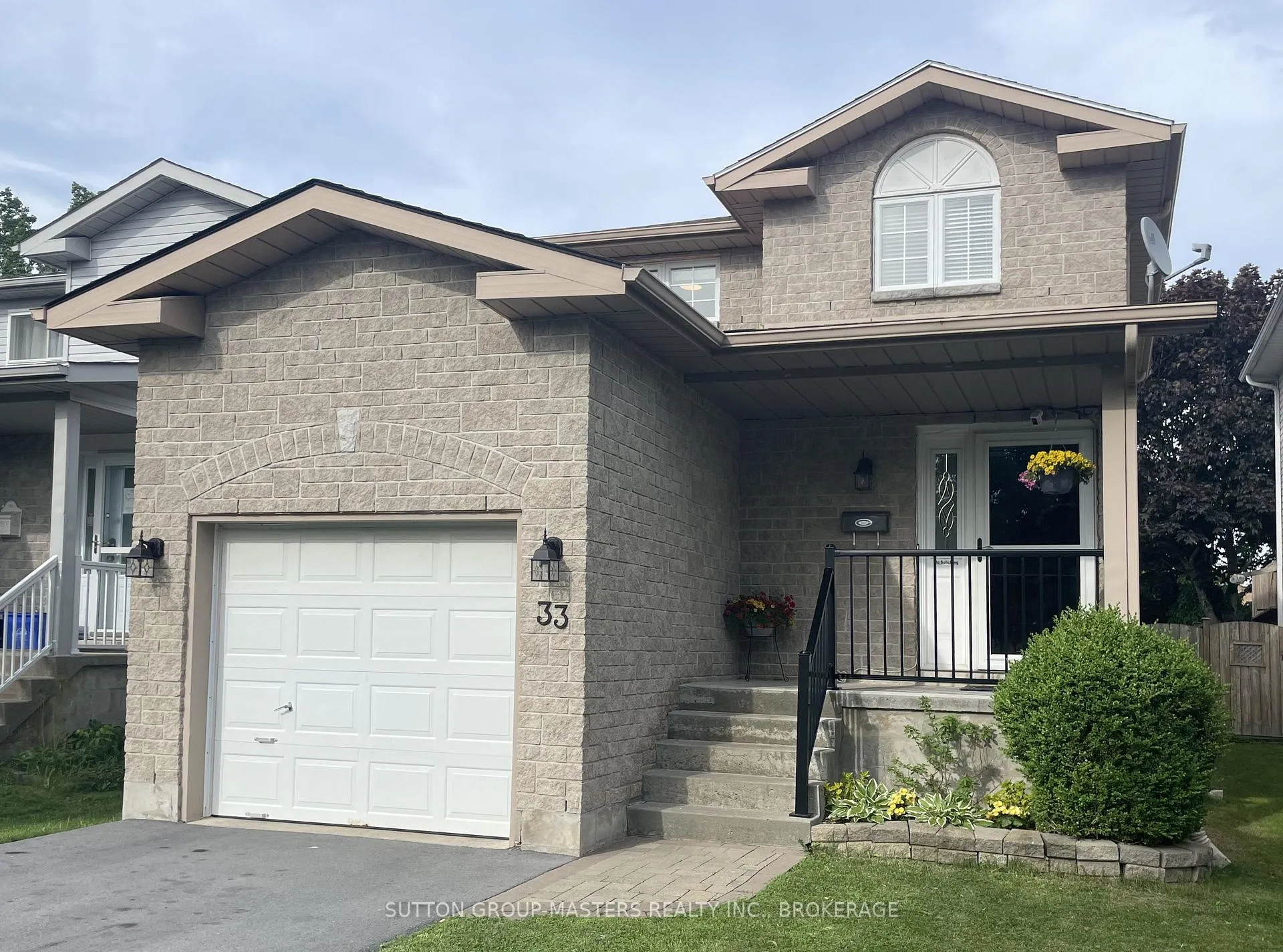 Photo 1 of 33 Clifford Street, Loyalist, Amherstview — HOMEH