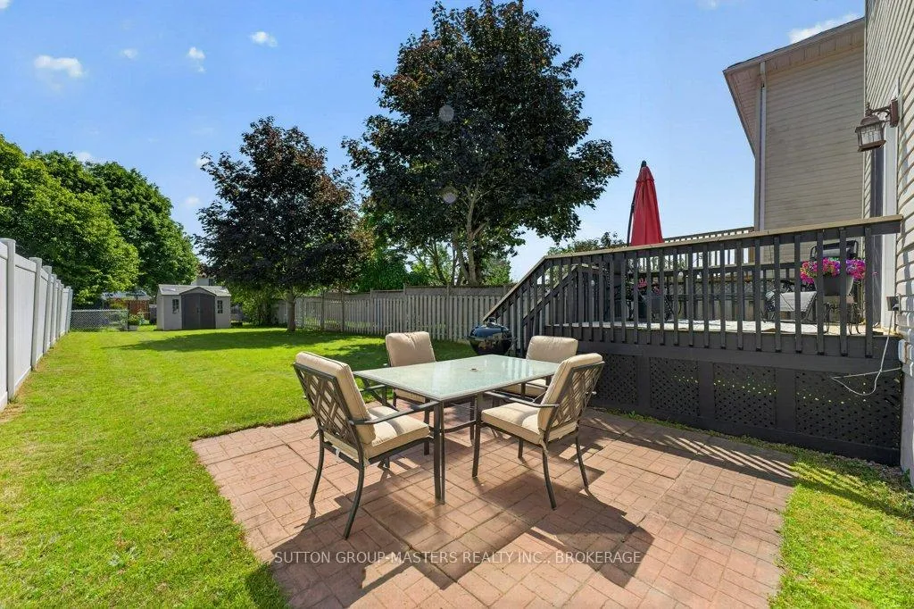 Photo 2 of 33 Clifford Street, Loyalist, Amherstview — HOMEH
