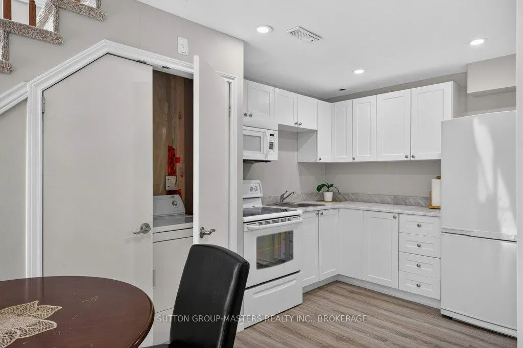 Photo 21 of 33 Clifford Street, Loyalist, Amherstview — HOMEH