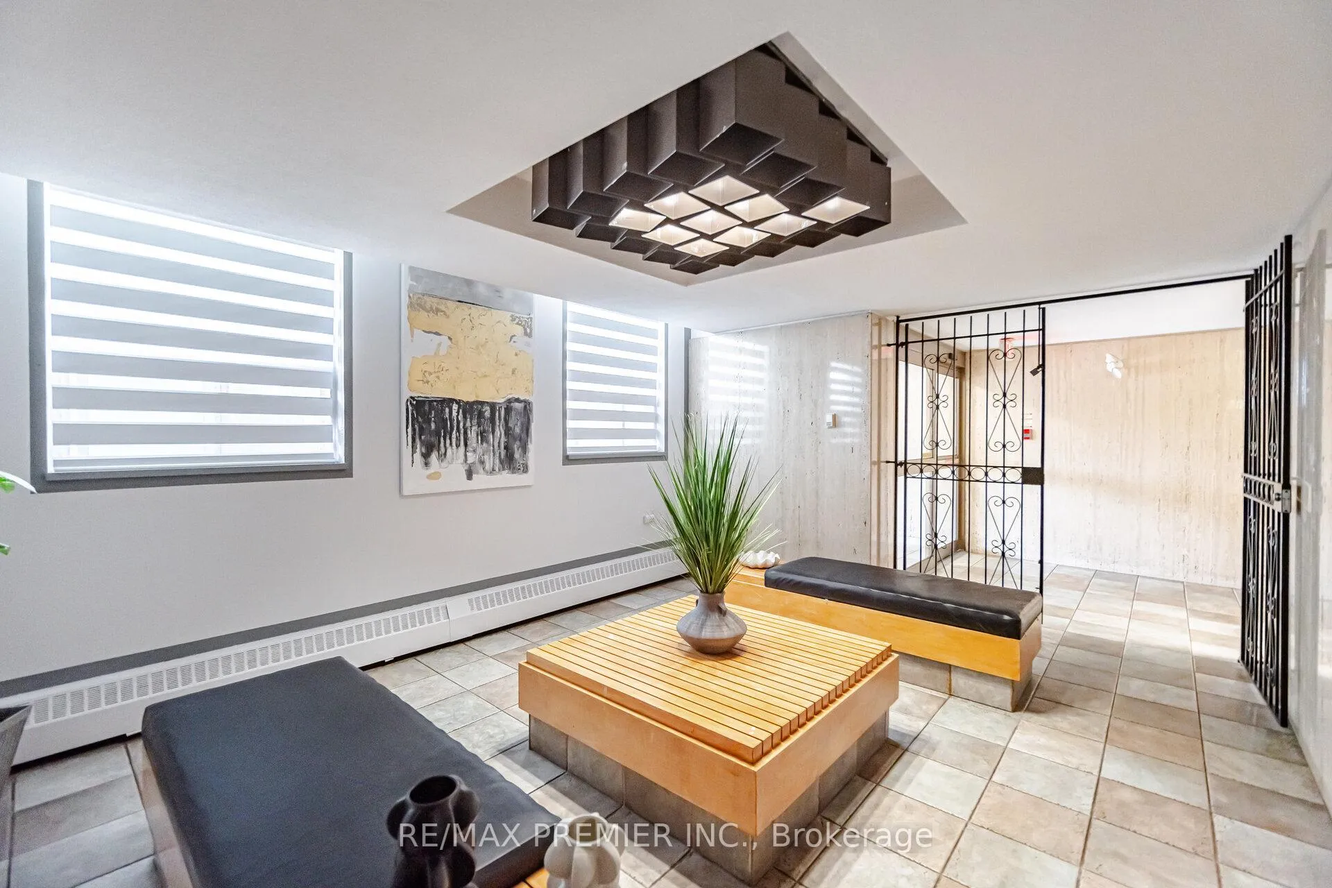 Photo 7 of Unit 701, 1 Four Winds Drive, North York, York University Heights — HOMEH