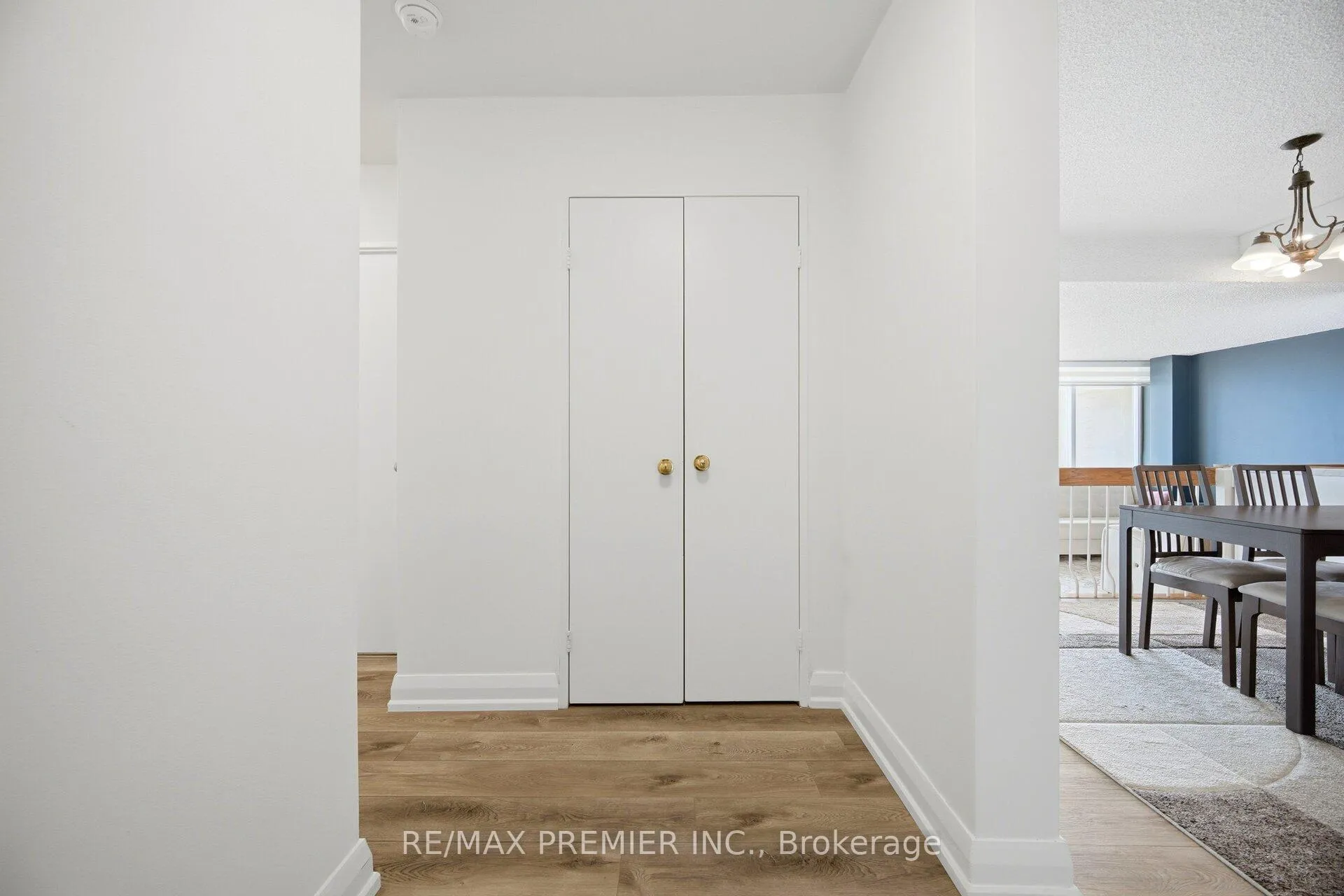 Photo 9 of Unit 701, 1 Four Winds Drive, North York, York University Heights — HOMEH