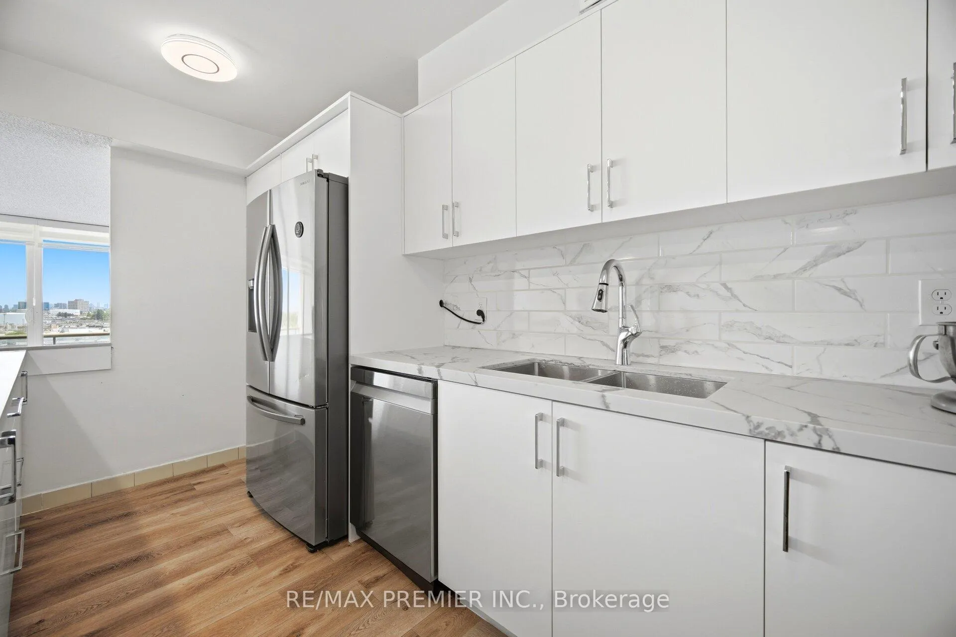 Photo 14 of Unit 701, 1 Four Winds Drive, North York, York University Heights — HOMEH