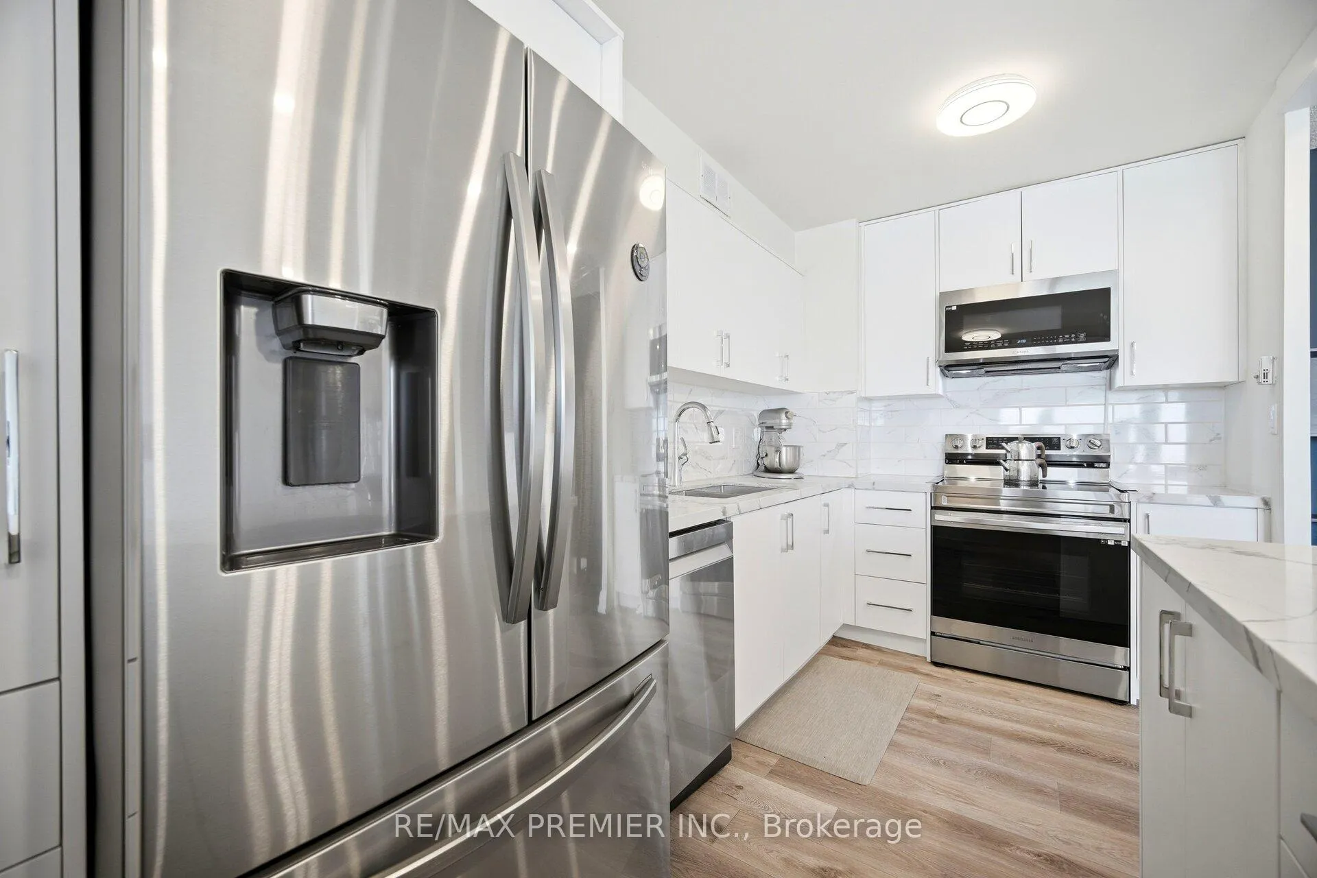 Photo 17 of Unit 701, 1 Four Winds Drive, North York, York University Heights — HOMEH