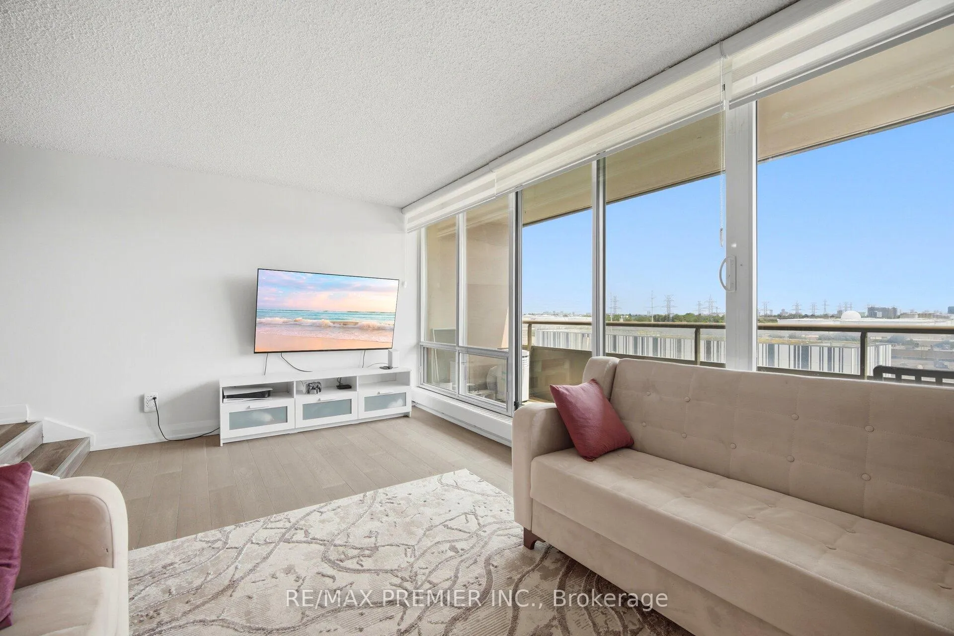 Photo 24 of Unit 701, 1 Four Winds Drive, North York, York University Heights — HOMEH